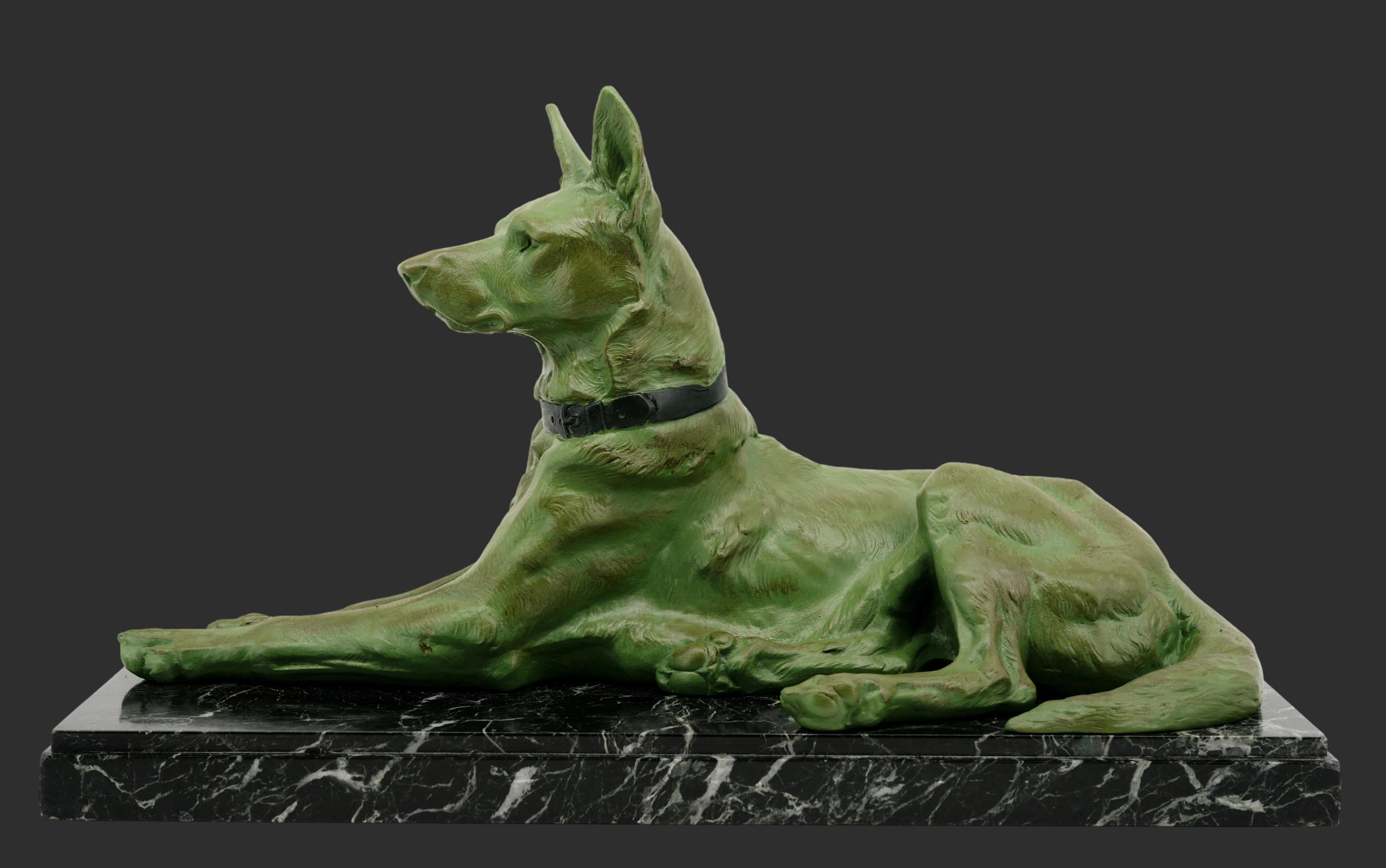 Large German shepherd sculpture, France, ca.1930. Spelter dog. Marble base. Height: 11.8