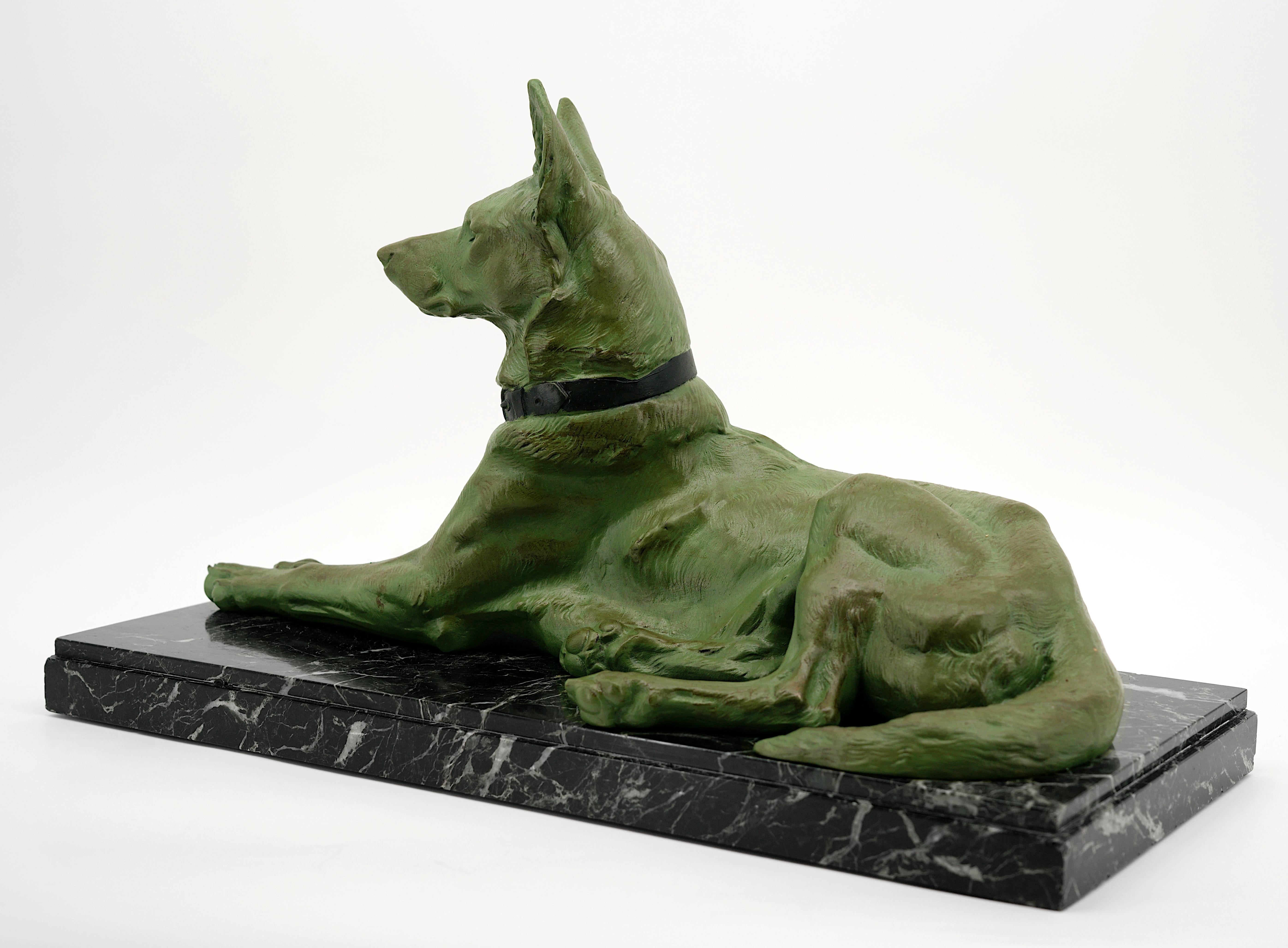 Deutscher oder Belgischer Schäferhund Skulptur 1930 im Zustand „Hervorragend“ im Angebot in Saint-Amans-des-Cots, FR