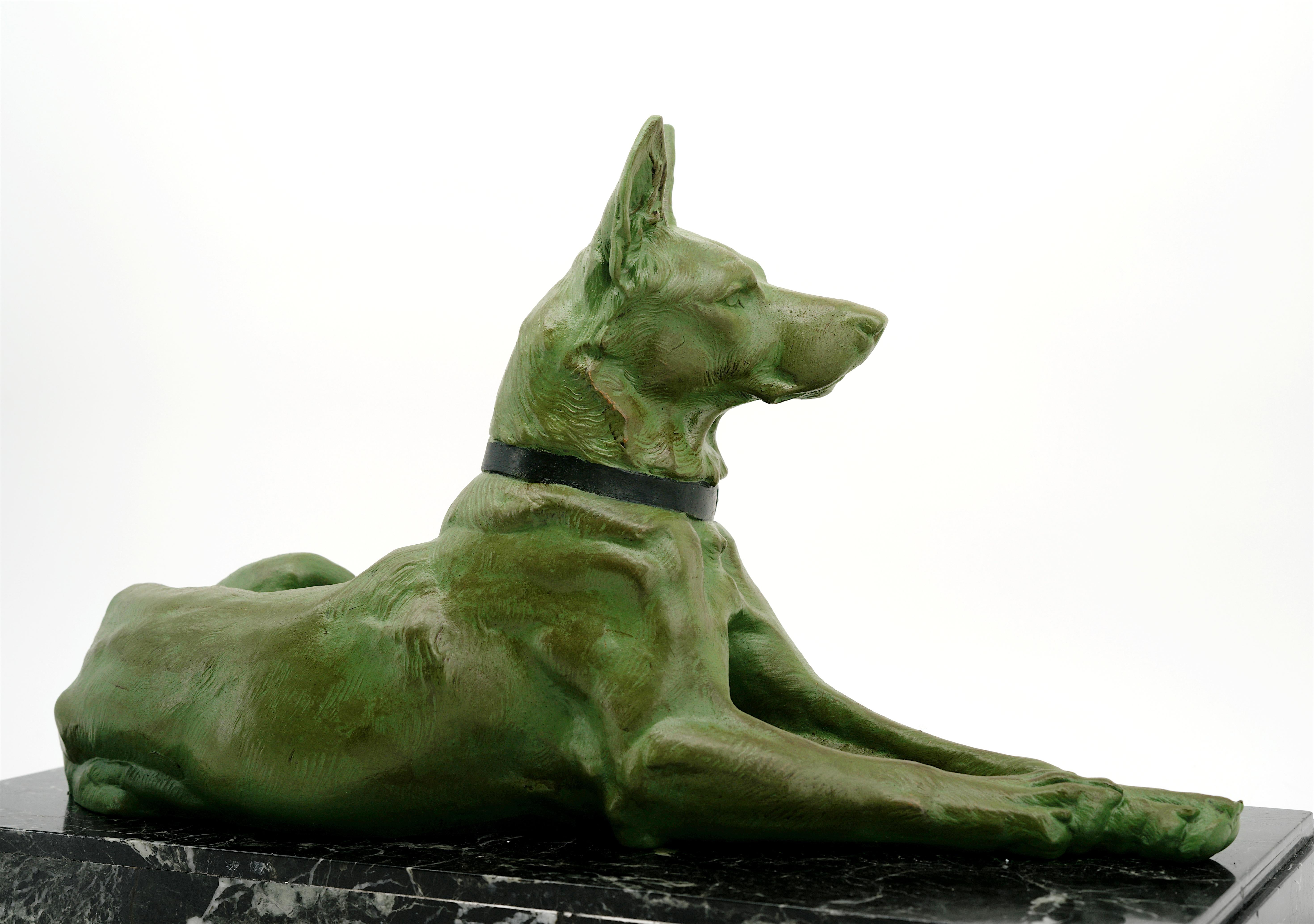 Deutscher oder Belgischer Schäferhund Skulptur 1930 im Angebot 2