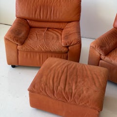 Sillas de salón + otomana de cuero naranja alemán by Dreipunkt