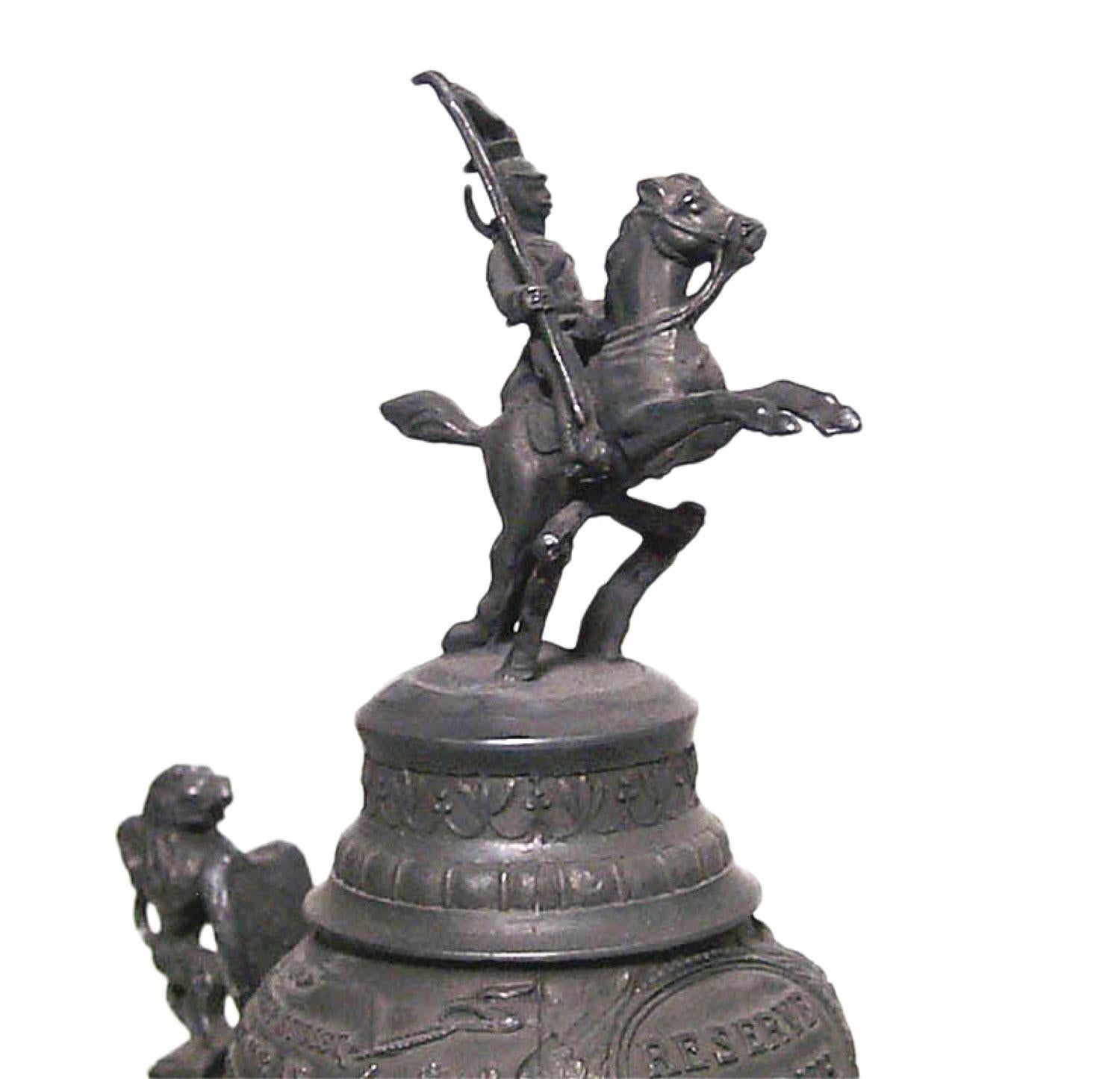 Biedermeier Stein à bière allemand en porcelaine et étain en vente