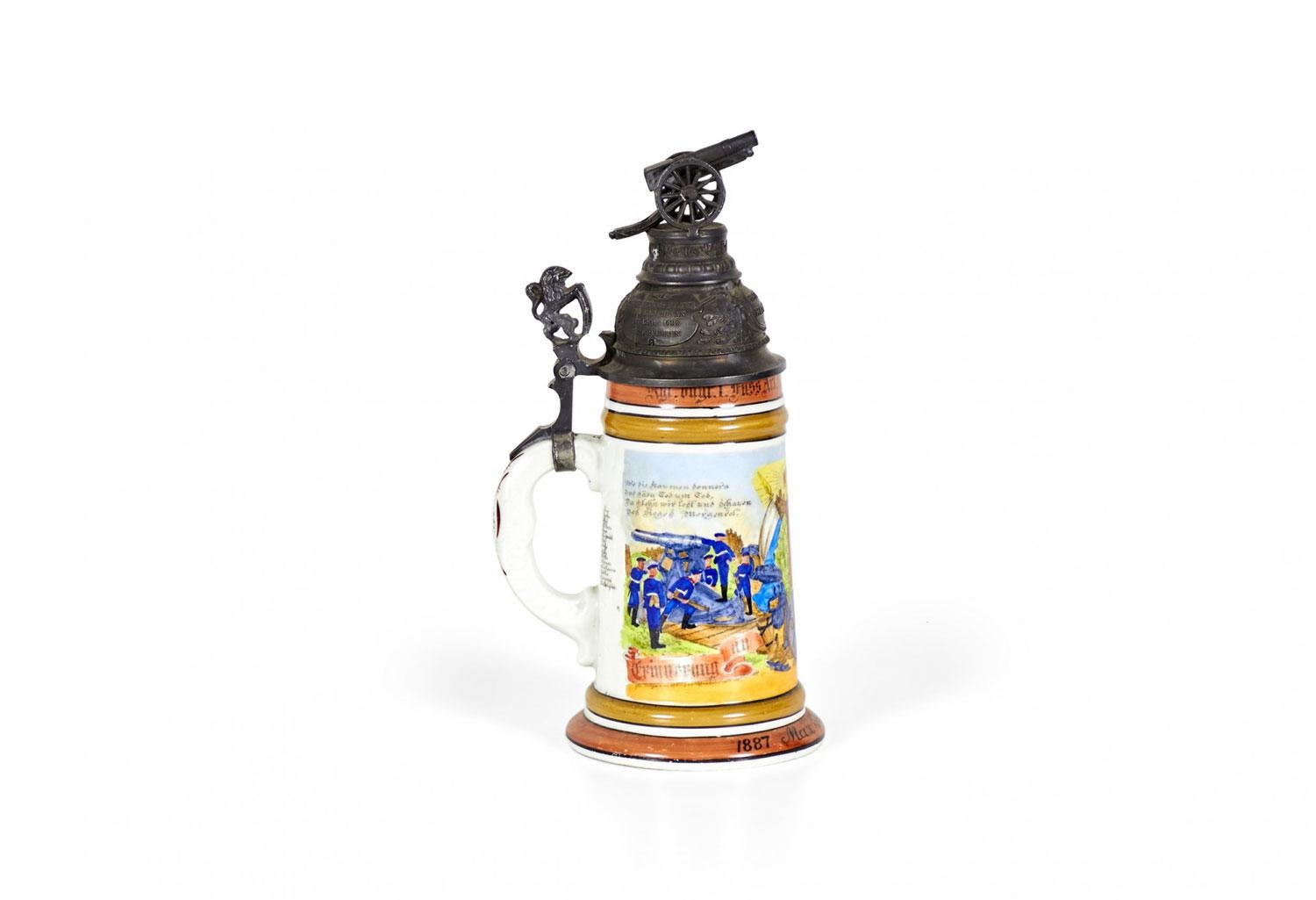 Stein à bière allemand en porcelaine et étain en vente 1