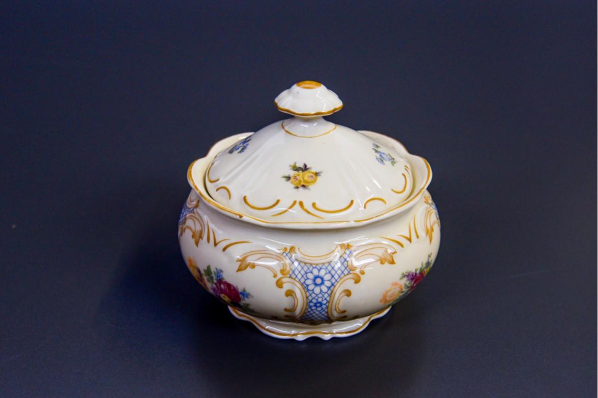 Porcelain bomboniere, Bavaria Schumann
Very good condition.