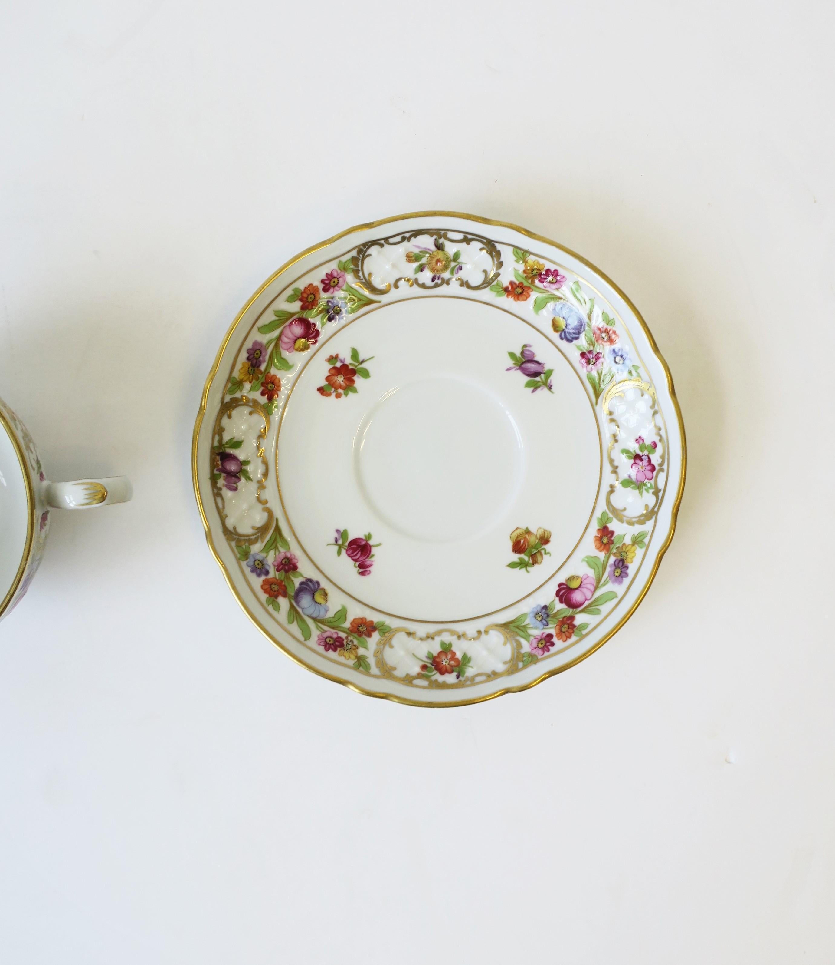 German Porcelain Coffee or Tea Cup and Saucer, Set of 4 For Sale 5