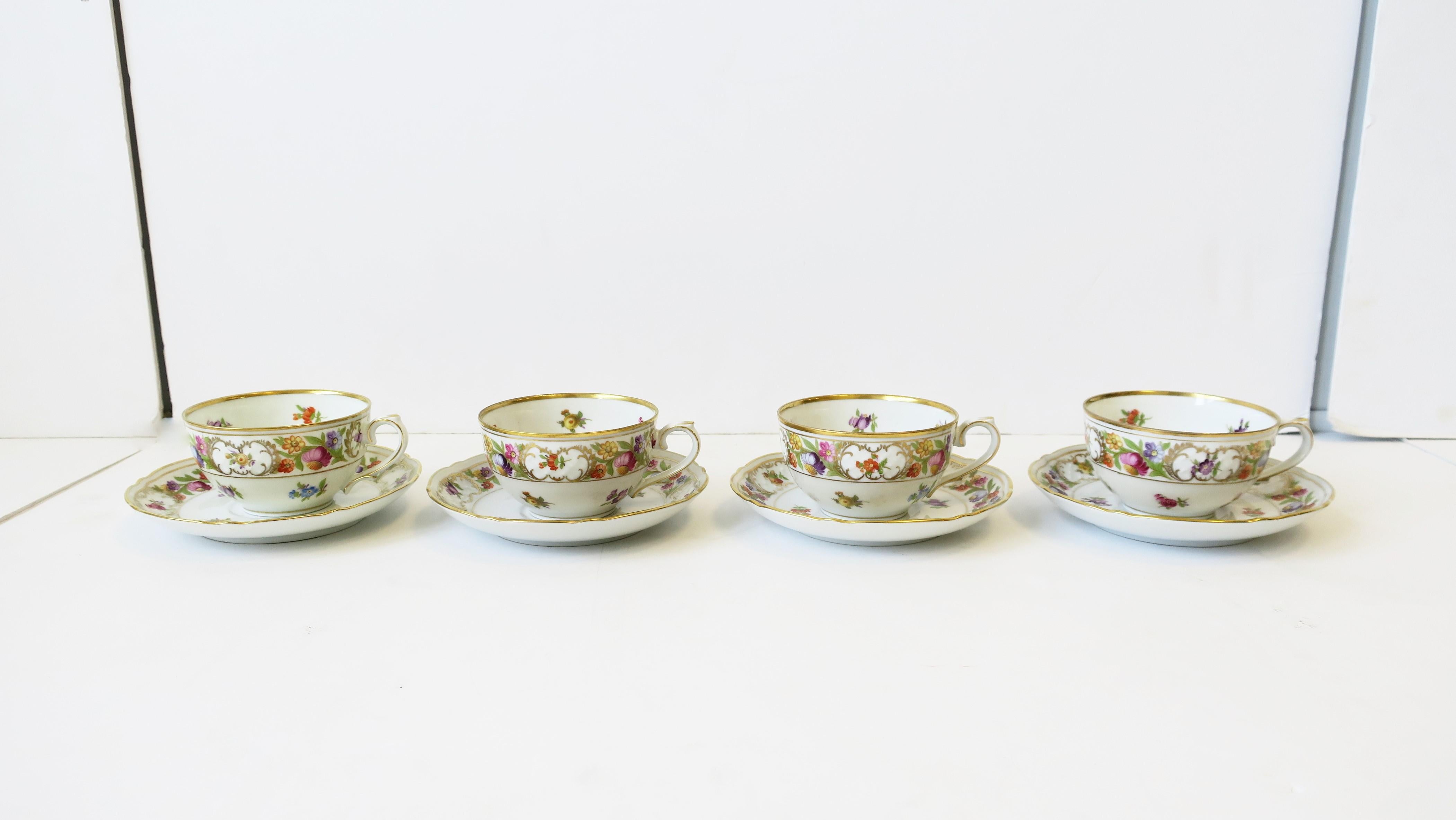 Tasse à café ou thé et soucoupe en porcelaine allemande, ensemble de 4 pièces en vente 2