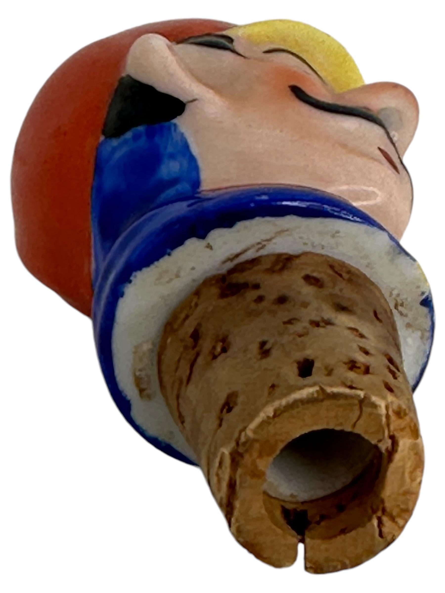 Deutscher figuraler Feuermann-Kopf-Kork-Flaschenflaschen- Stopper aus Porzellan, 1930er Jahre (Mitte des 20. Jahrhunderts) im Angebot