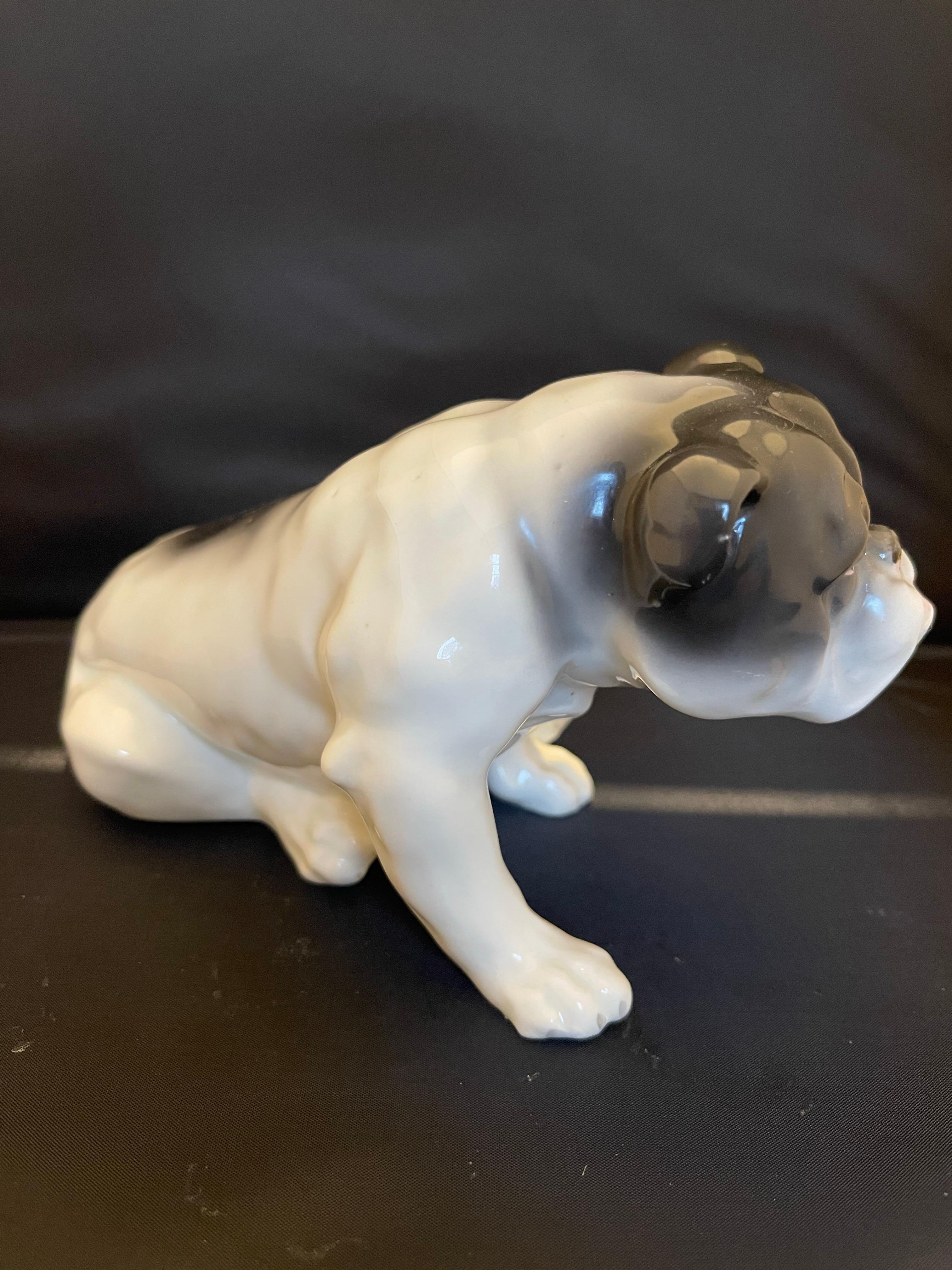 German Porcelain Figure of a Bulldog, Early 20th Century For Sale 2