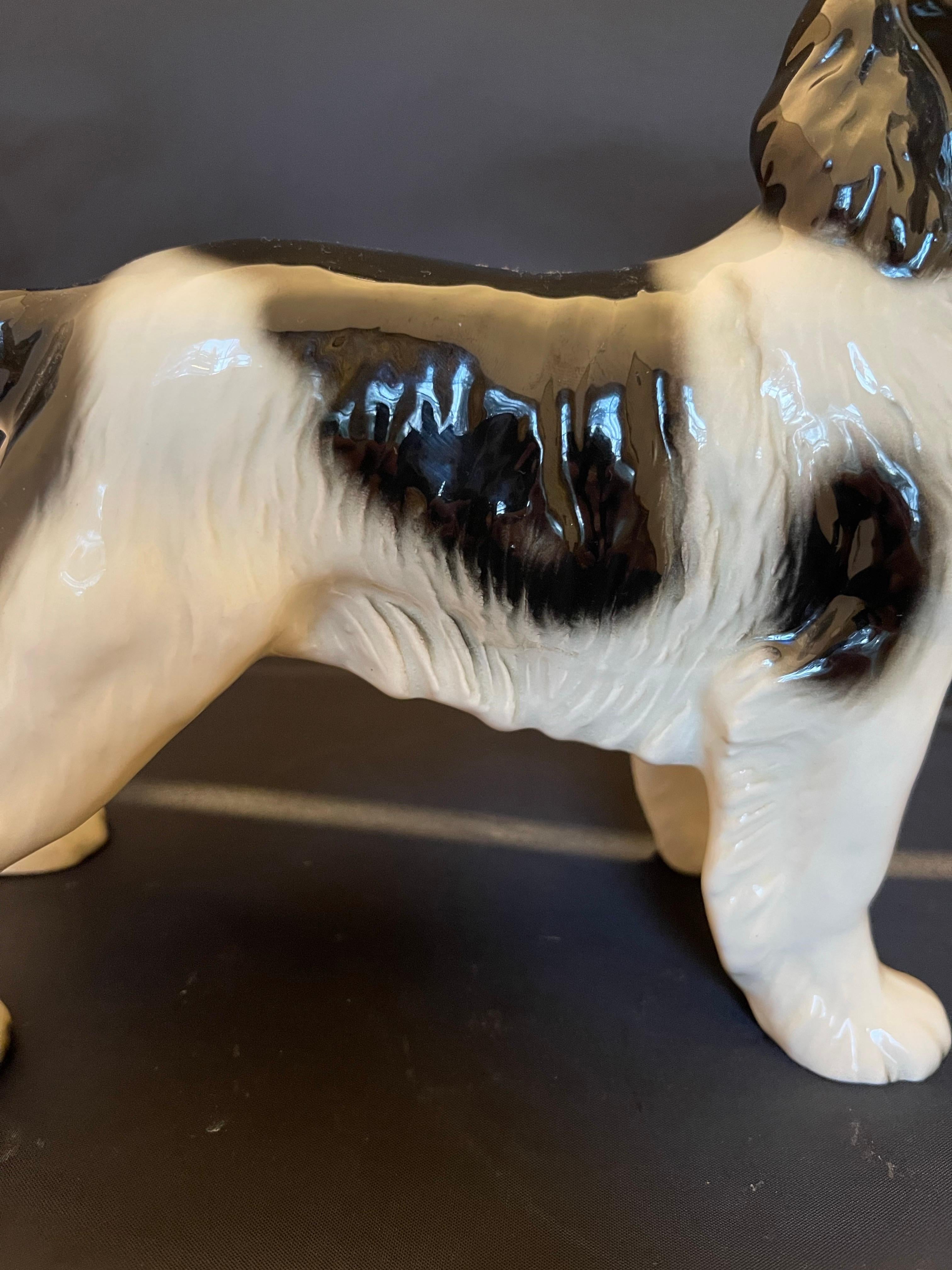 Figure en porcelaine allemande d'un chien d'épagneul cocker, 20e siècle en vente 2