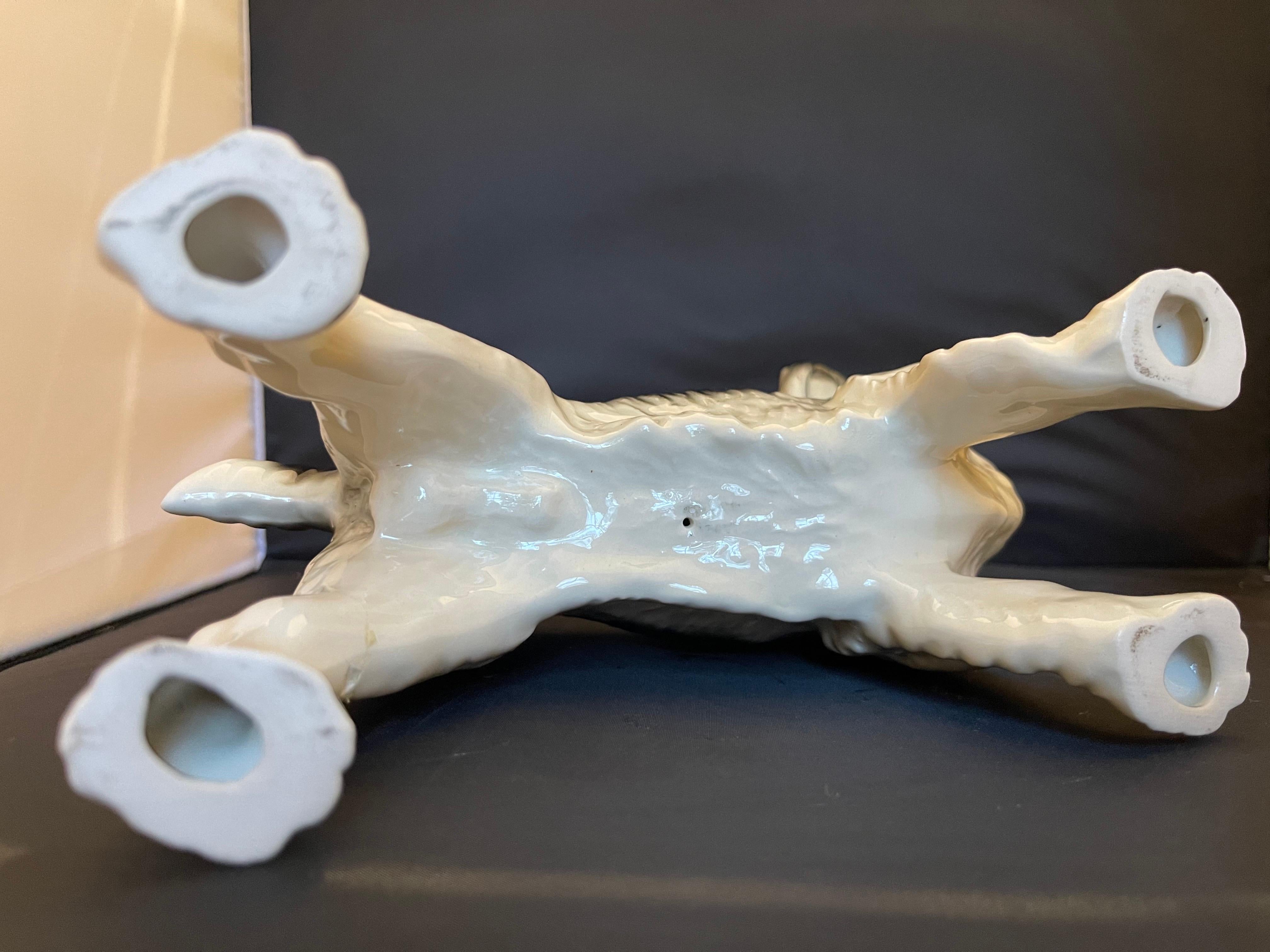 Figure en porcelaine allemande d'un chien d'épagneul cocker, 20e siècle en vente 3