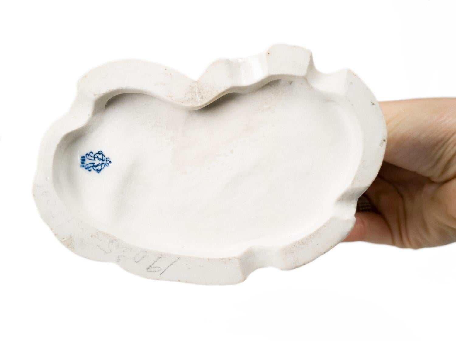 Figurilla de porcelana alemana de pareja enamorada, Volkstedt, Siglo XIX en venta 3