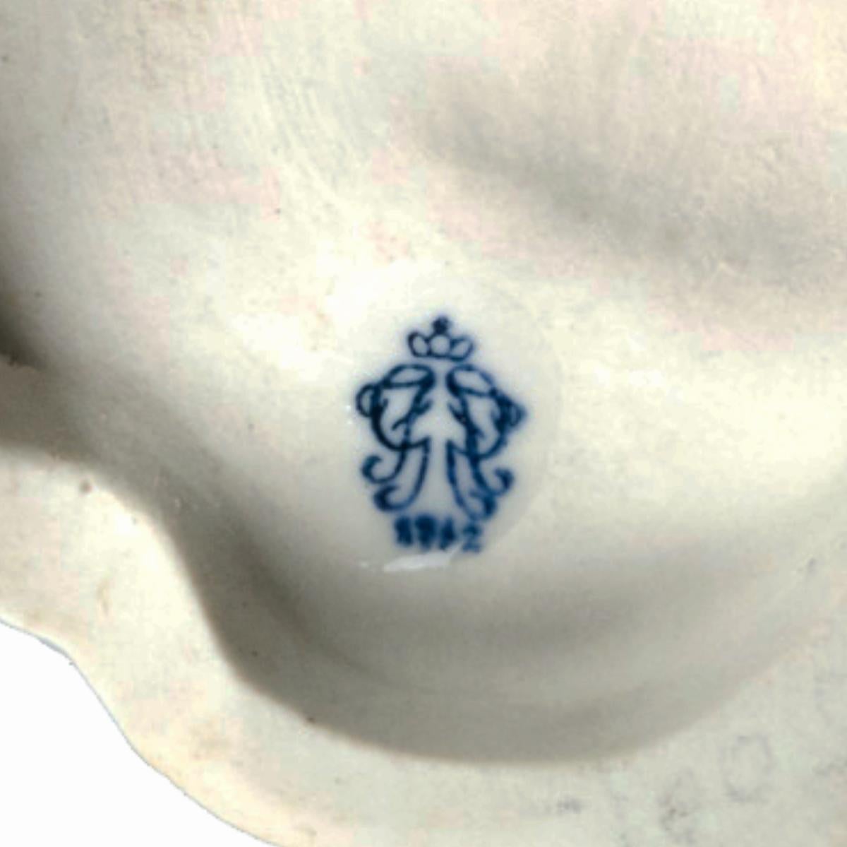 Figurilla de porcelana alemana de pareja enamorada, Volkstedt, Siglo XIX en venta 5