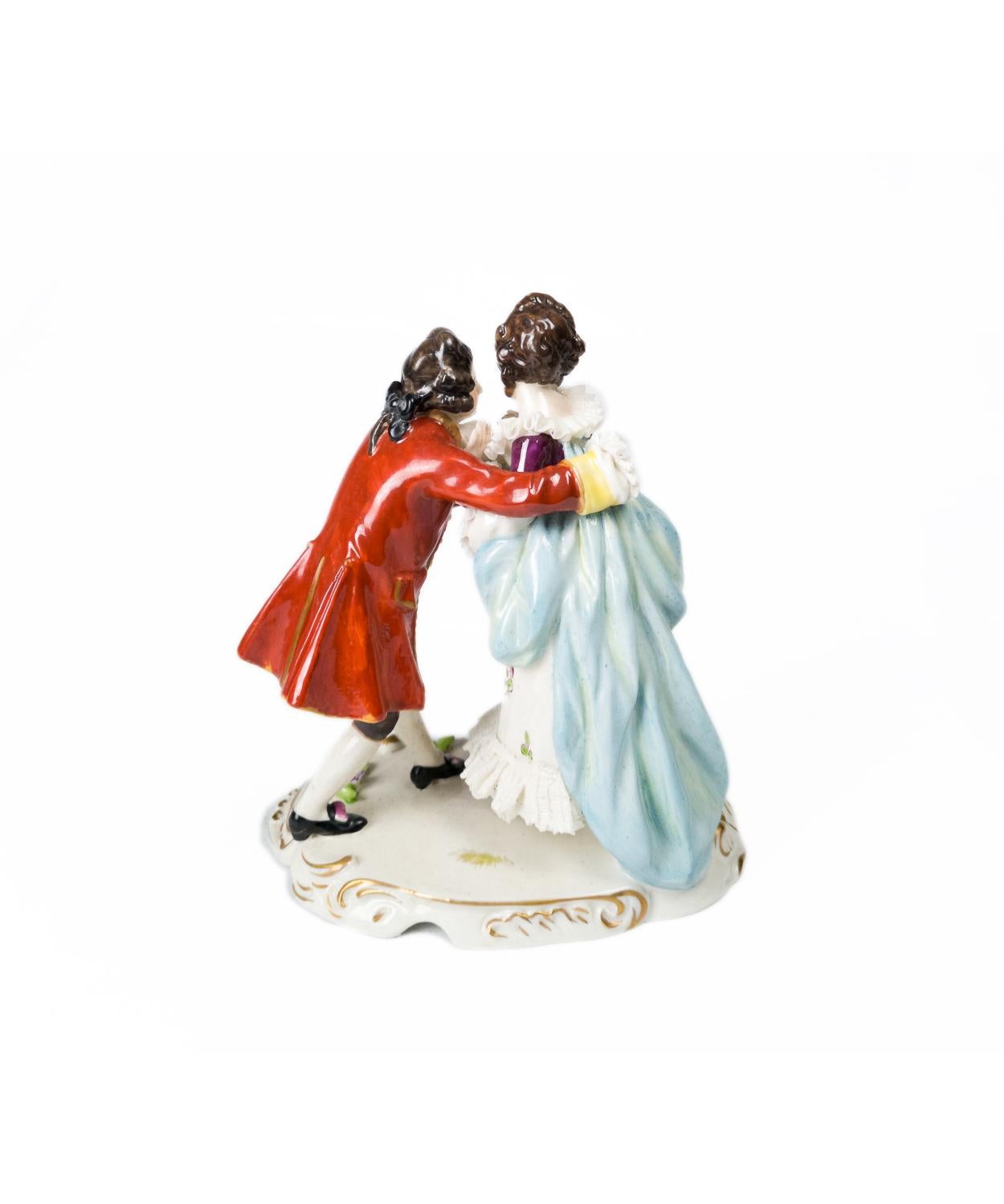 Figurilla de porcelana alemana de pareja enamorada, Volkstedt, Siglo XIX en venta 2