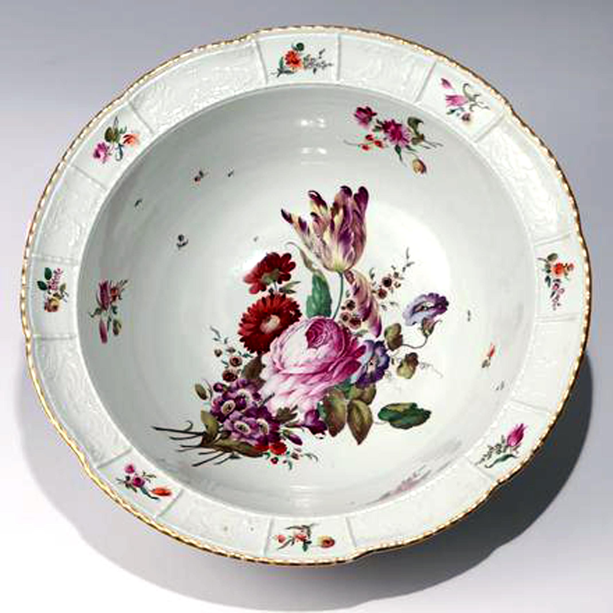 German Porcelain Large Botanical Bowl or Basin, Ludwigsburg, circa 1780 10