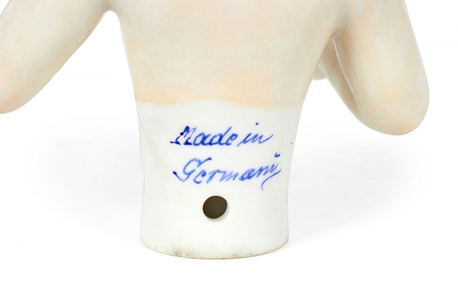 Figurine de femme nue en porcelaine allemande Bon état - En vente à Queens, NY