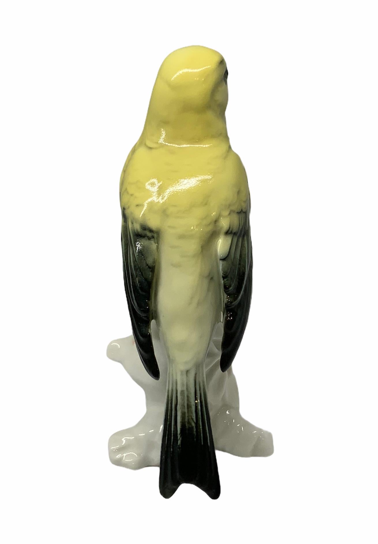 German Porcelain of a Canary Bird Figurine In Good Condition For Sale In Guaynabo, PR