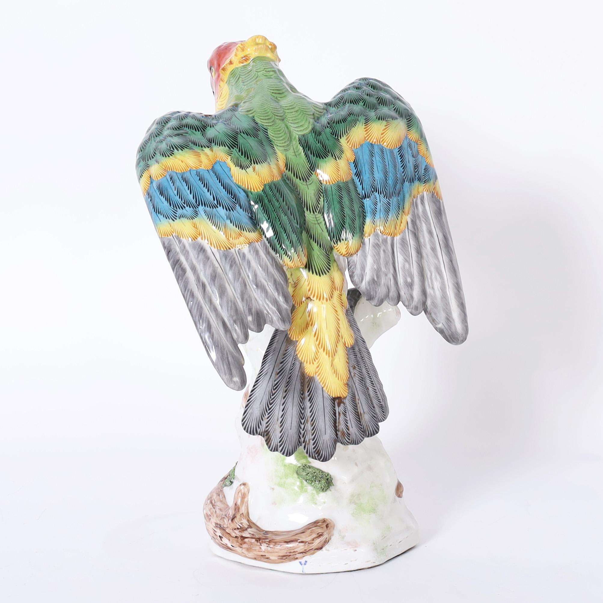 Deutscher Papagei aus Porzellan (Glasiert) im Angebot