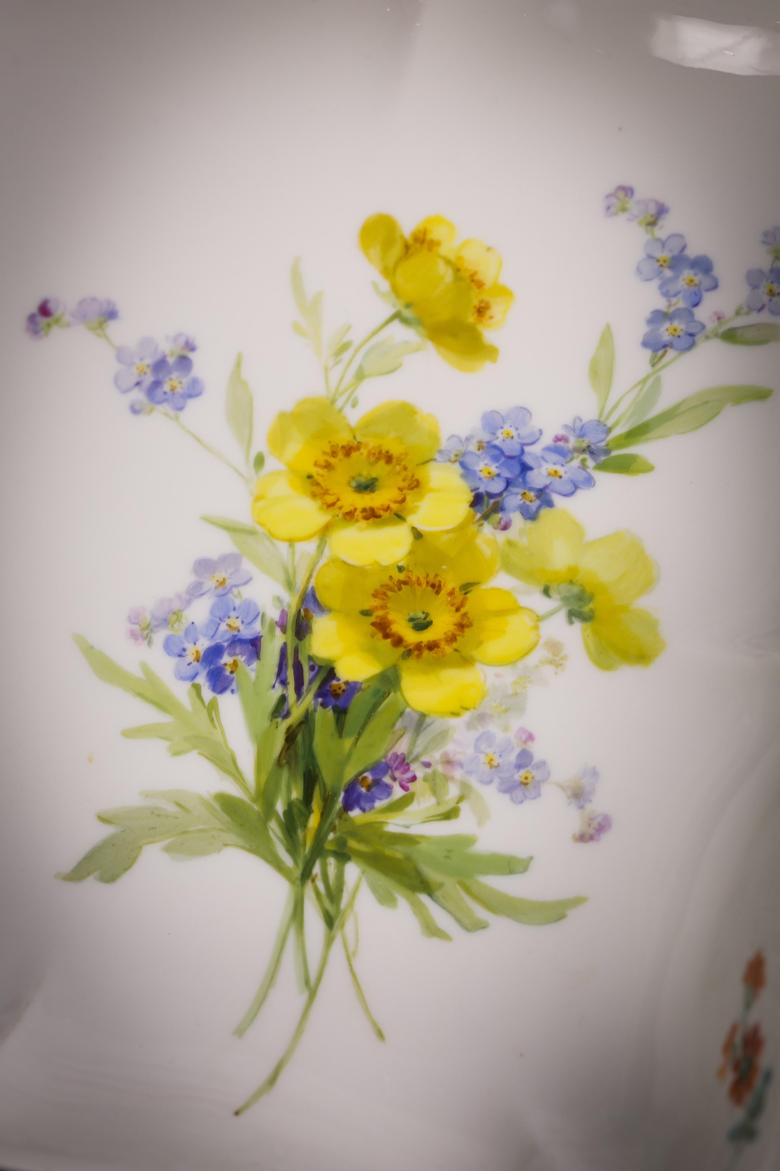 German Porcelain Partial Dinner Service, Meissen, 19th Century In Good Condition In New York, NY