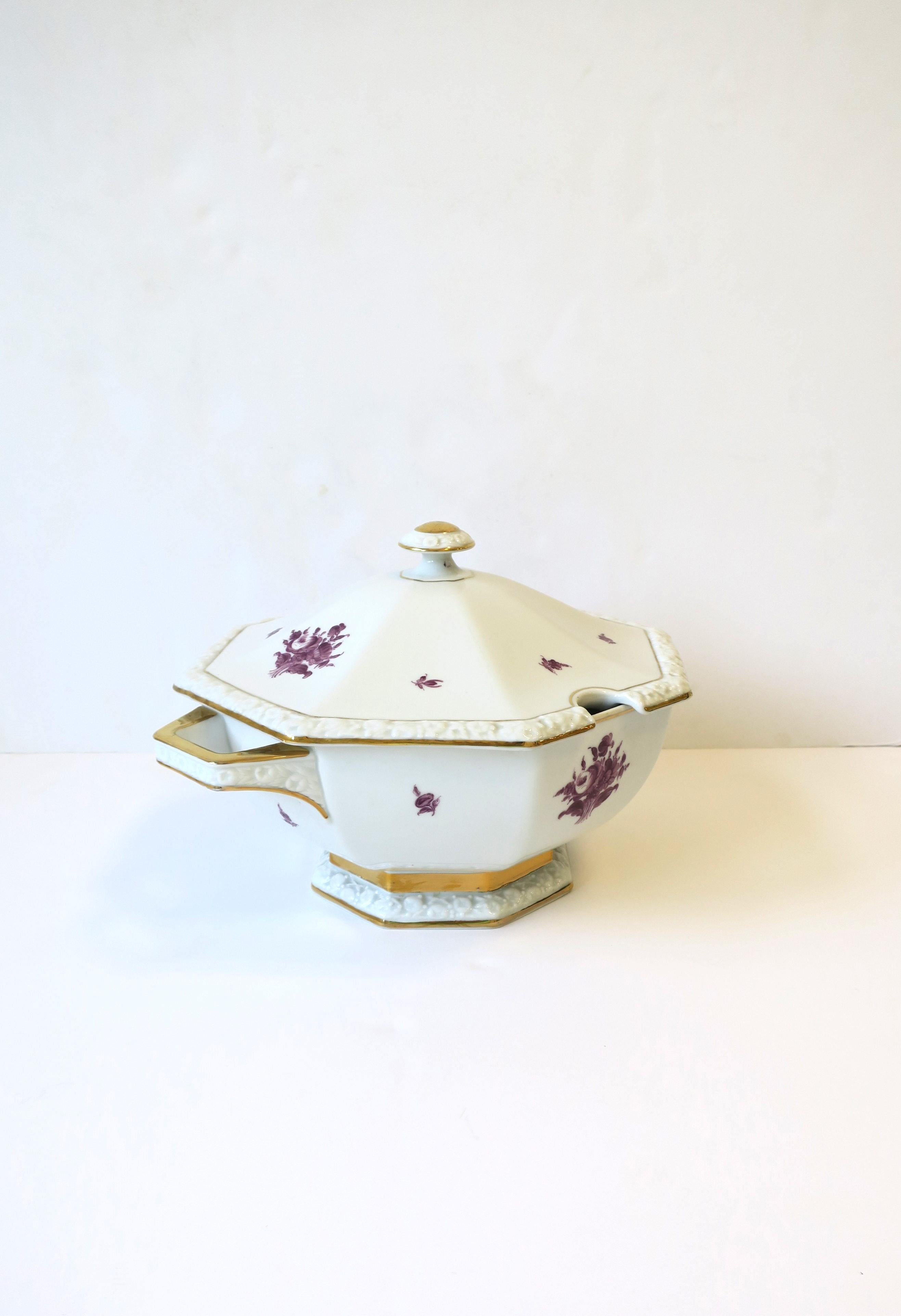 20th Century Soup Stew Tureen Porcelain with Gold Detail by Rosenthal, Germany For Sale