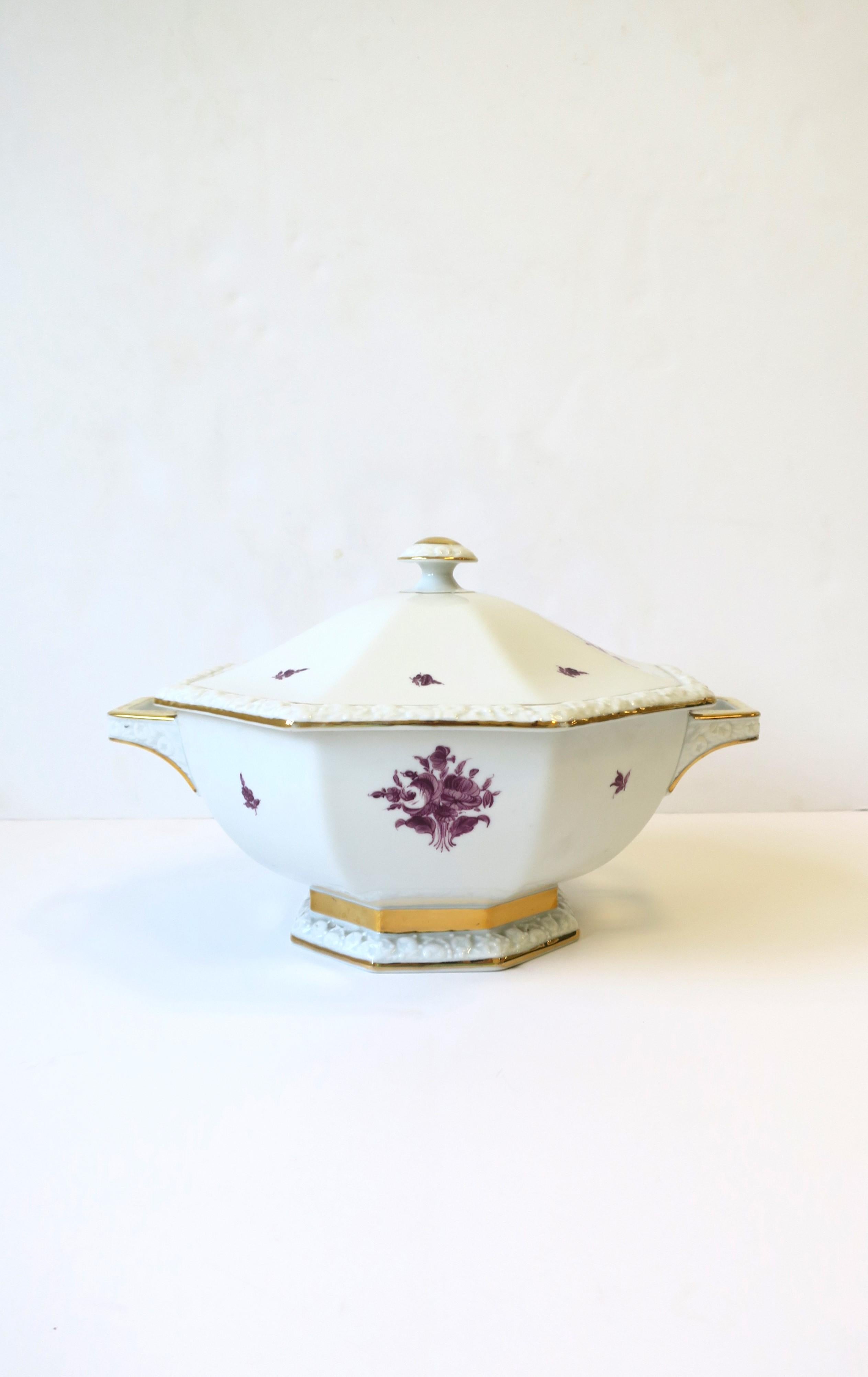 Soup Stew Tureen Porcelain with Gold Detail by Rosenthal, Germany For Sale 3
