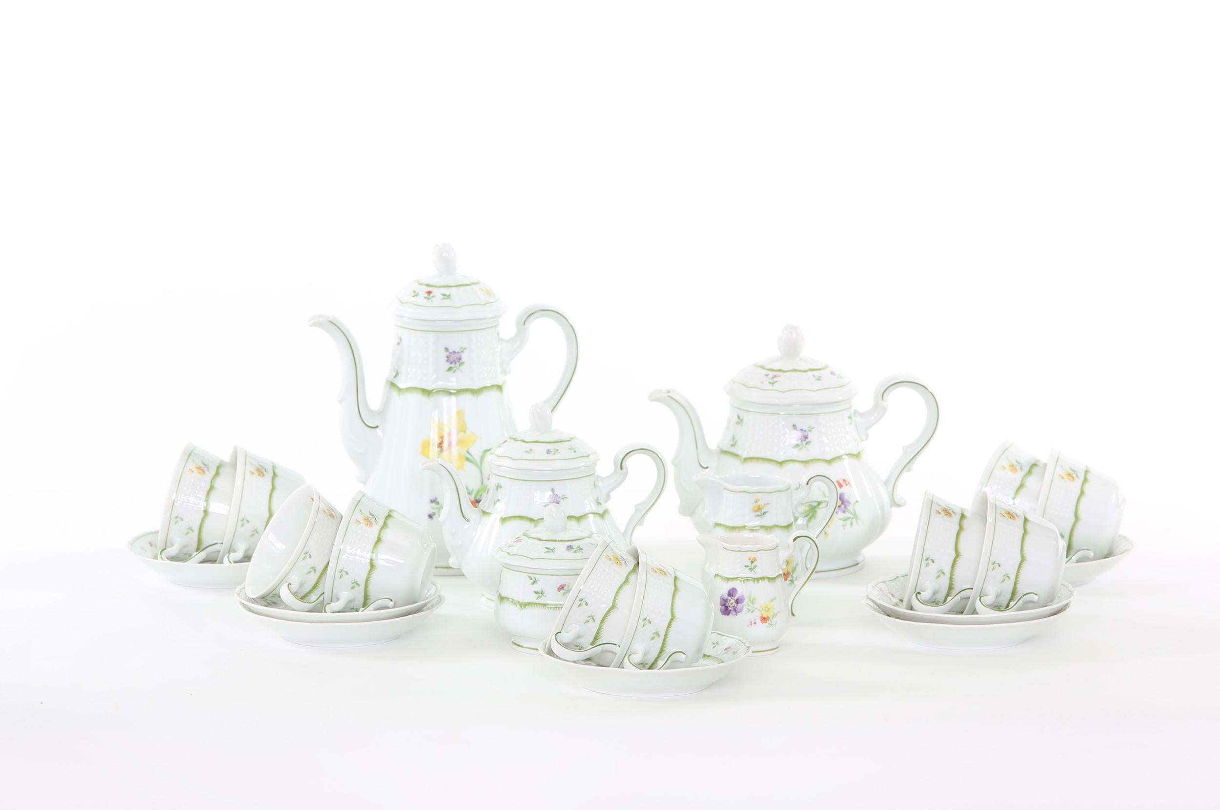 German Porcelain Tea / Coffee Service For Ten In Good Condition For Sale In Tarry Town, NY