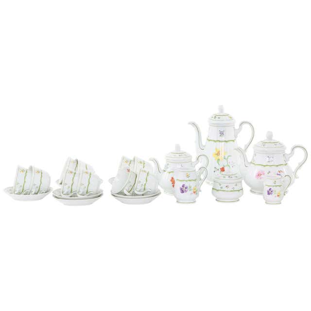 Extensive Augarten Porcelain Dinner, Coffee and Tea Service, circa 1935 ...