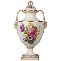 Deutsche Deckelvase aus deutschem Porzellan mit zwei Henkeln, Berlin, um 1880