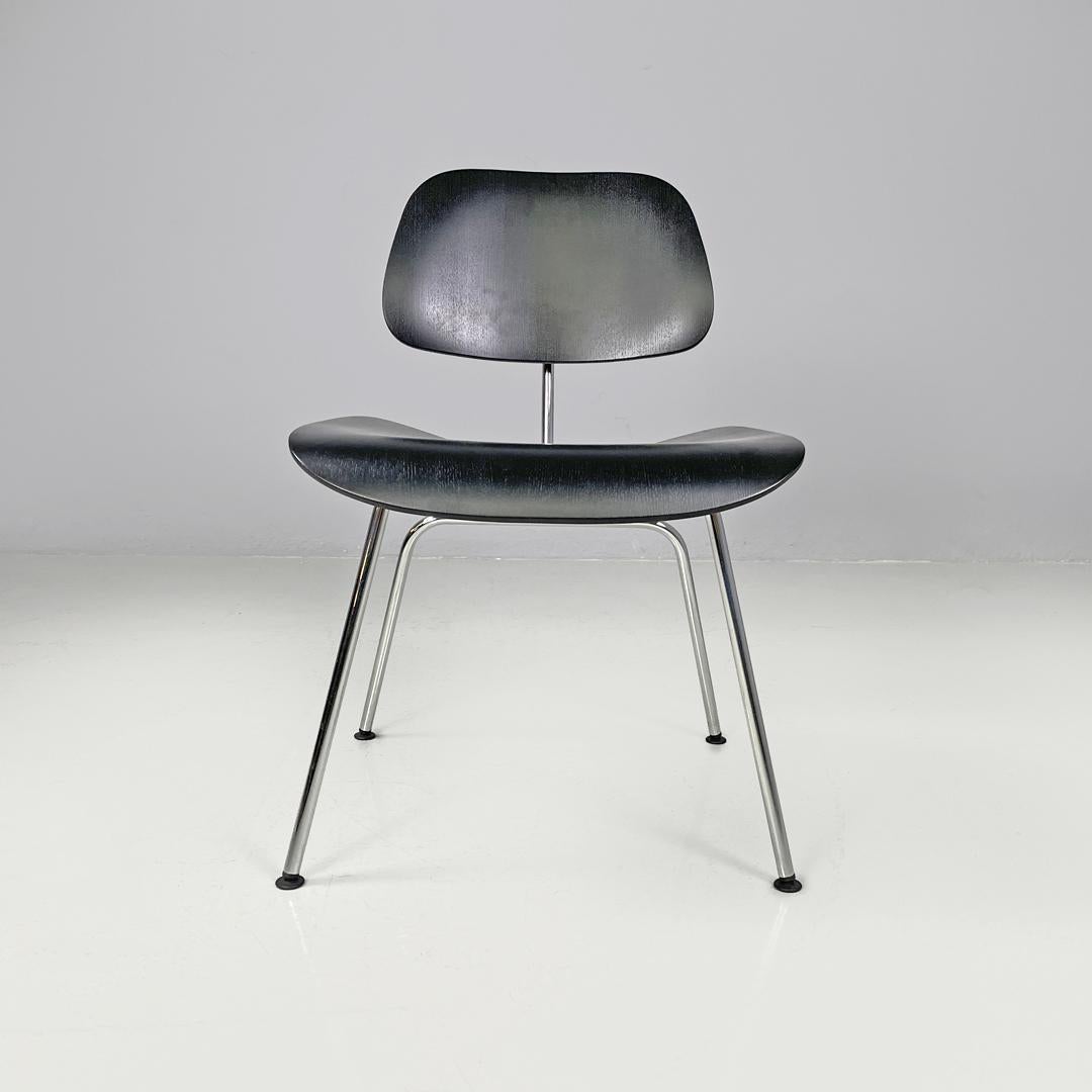German postmodern black wooden chairs by Charles and Ray Eames for Vitra, 2000s In Good Condition For Sale In MIlano, IT