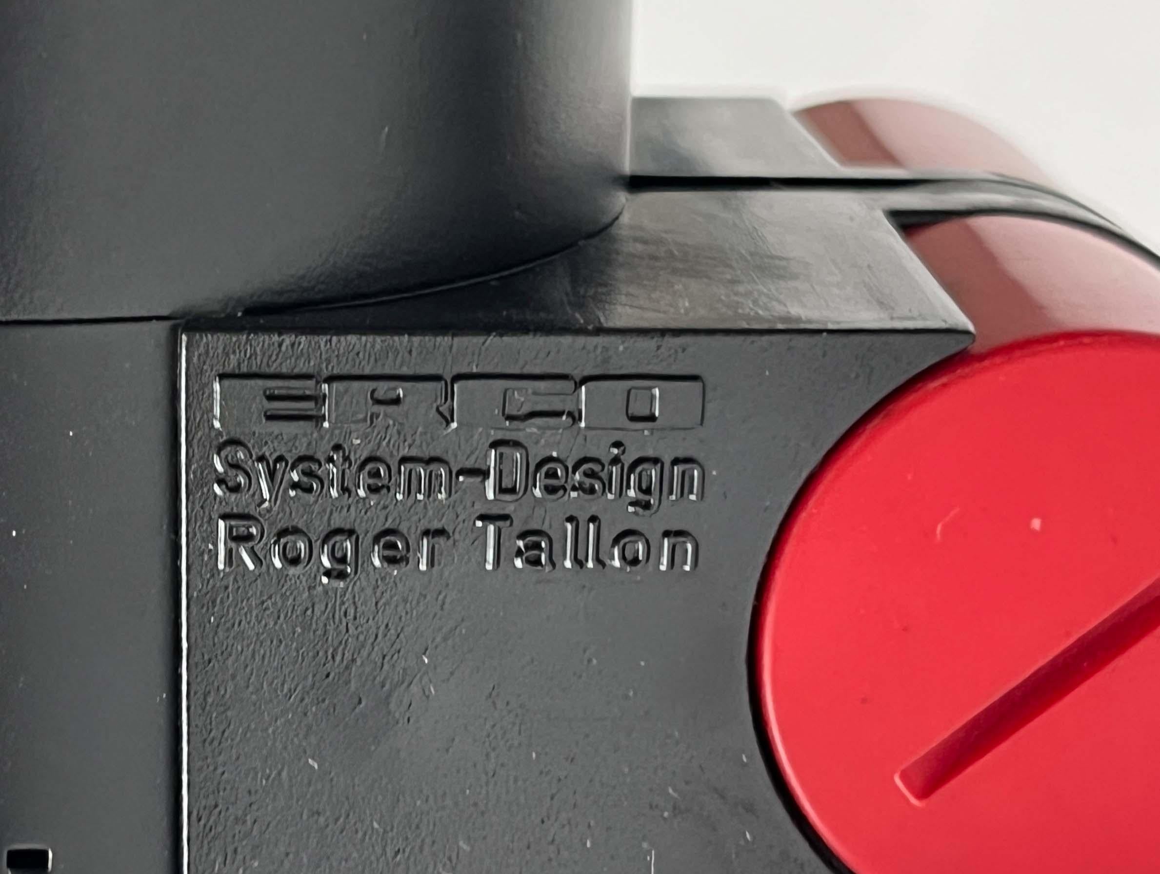 Deutsche postmoderne Wand- oder Deckenleuchte aus Mesh von Roger Tallon für Erco, 1970er Jahre im Angebot 13