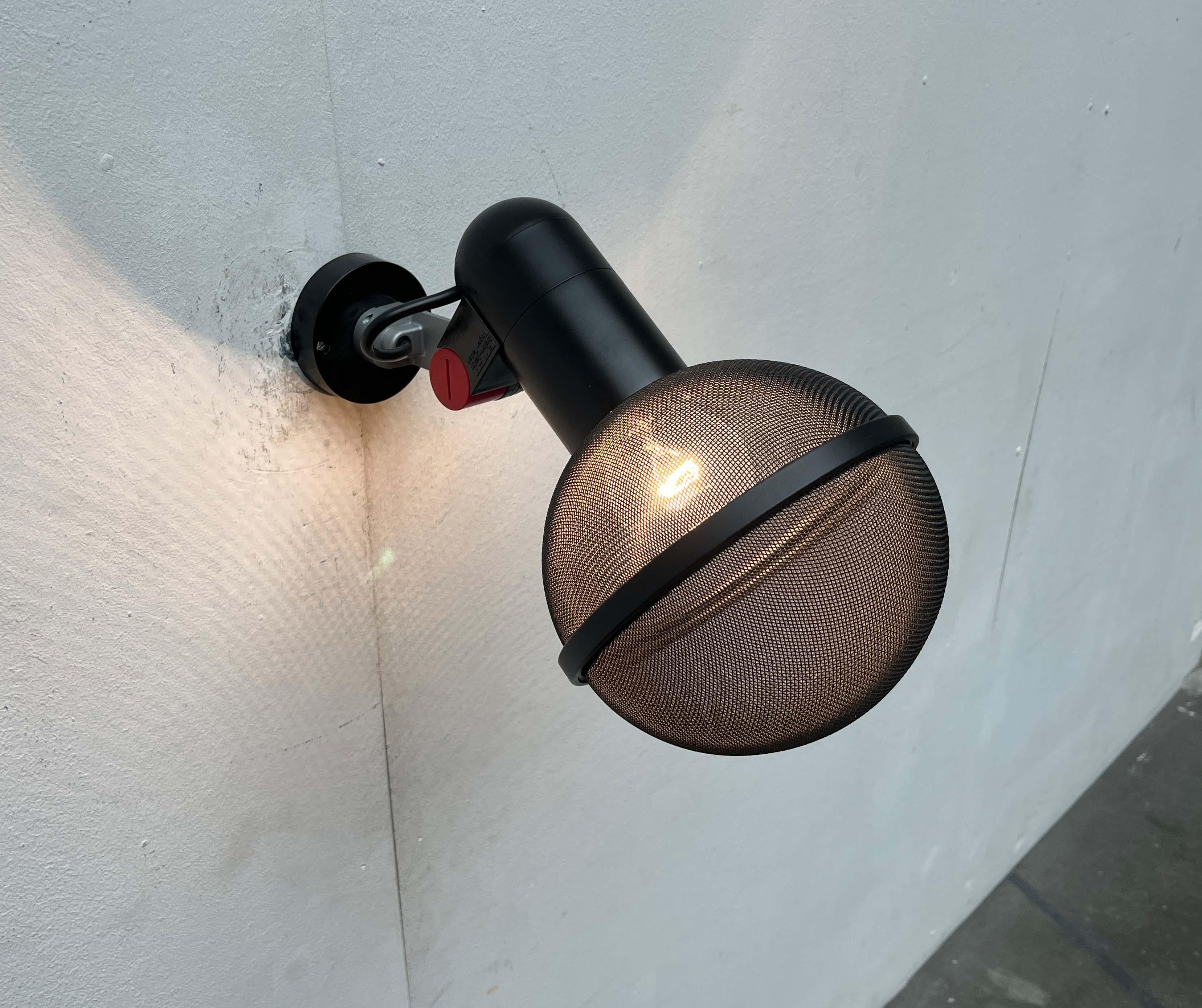 Deutsche postmoderne Wand- oder Deckenleuchte aus Mesh von Roger Tallon für Erco, 1970er Jahre im Zustand „Gut“ im Angebot in Hamburg, DE