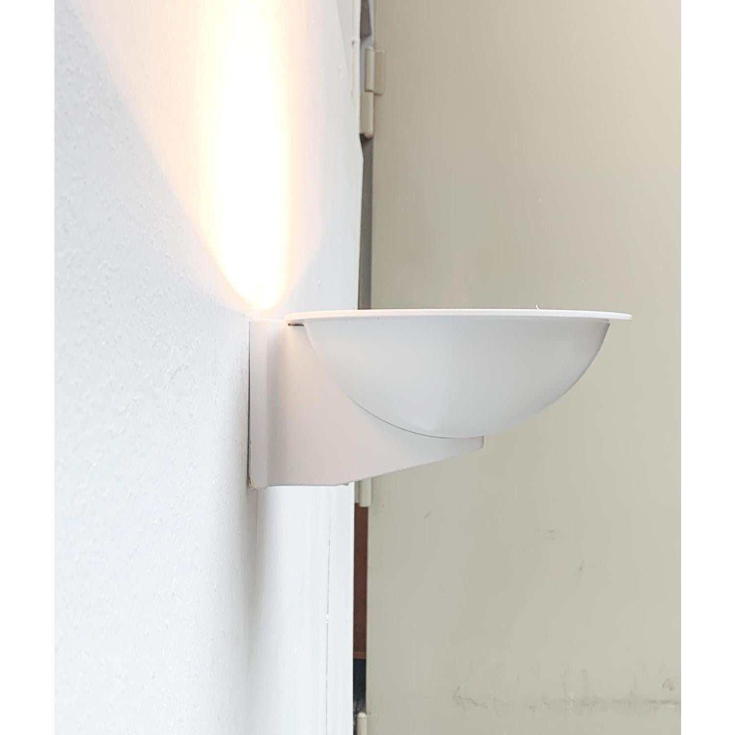 Lampada da parete tedesca postmoderna in metallo di Staff in vendita 4