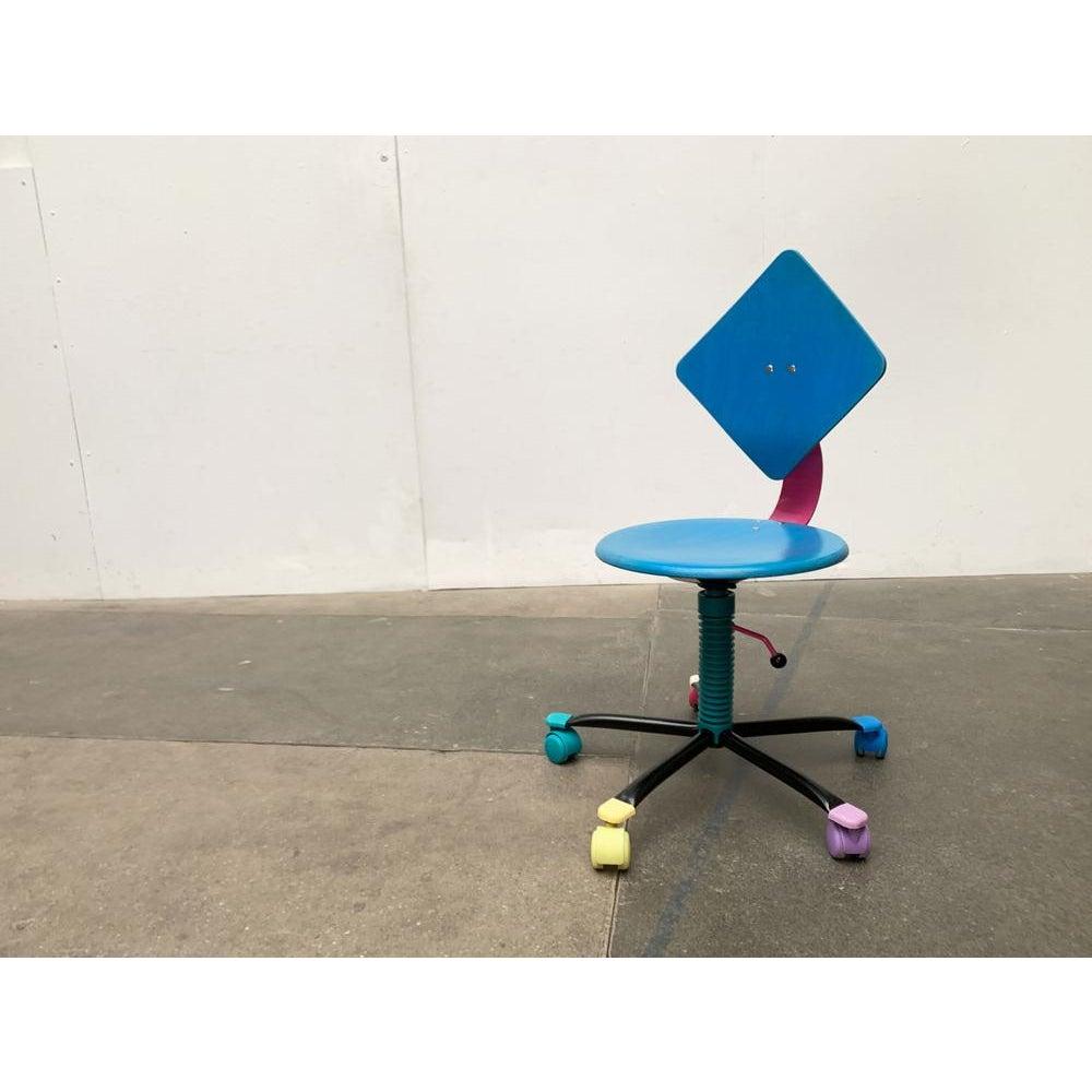 Postmoderne Chaise pivotante allemande postmoderne d' Impac, 1992 en vente