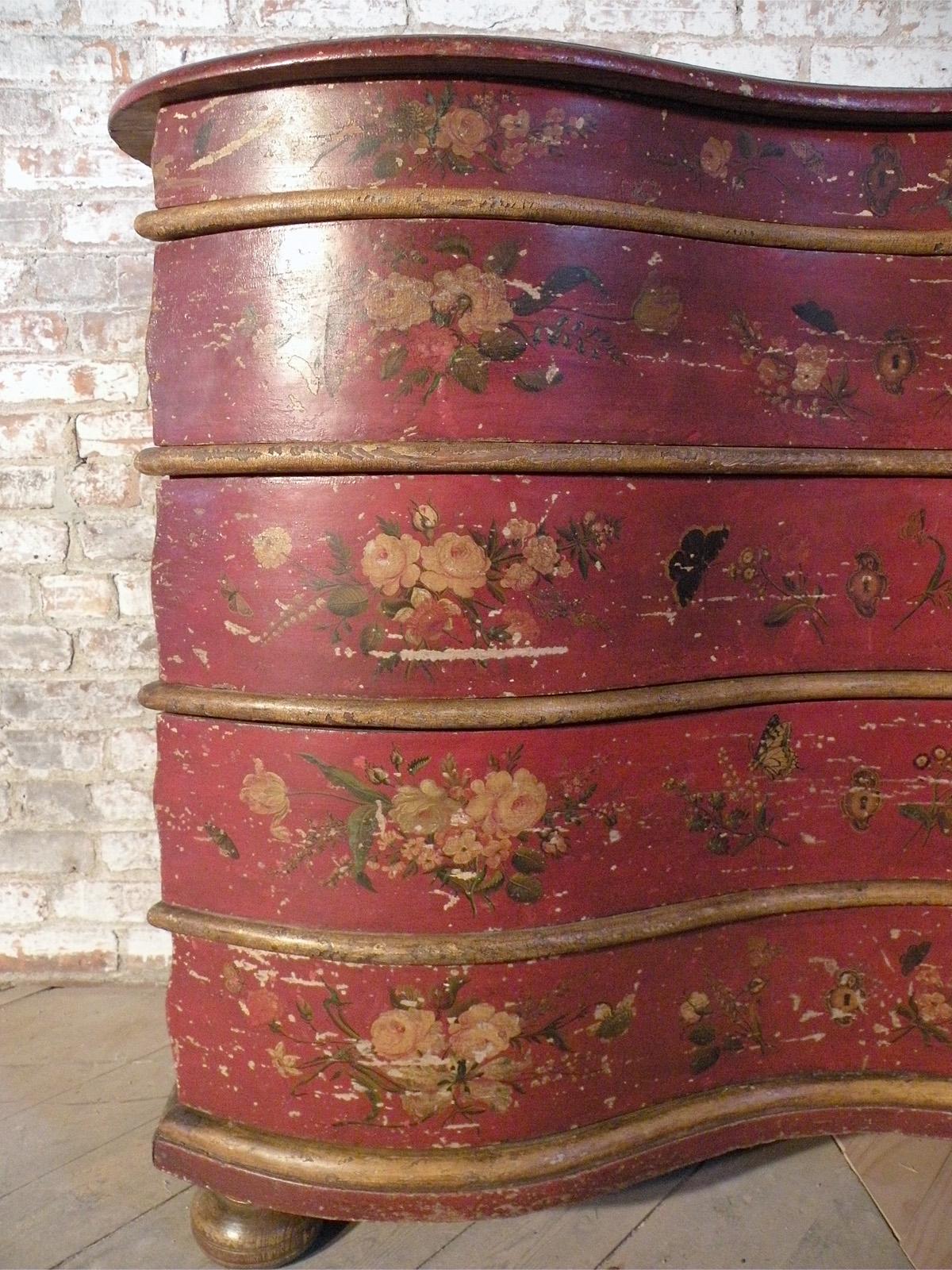 German Red Painted 18th Century Serpentine Front Commode  For Sale 6