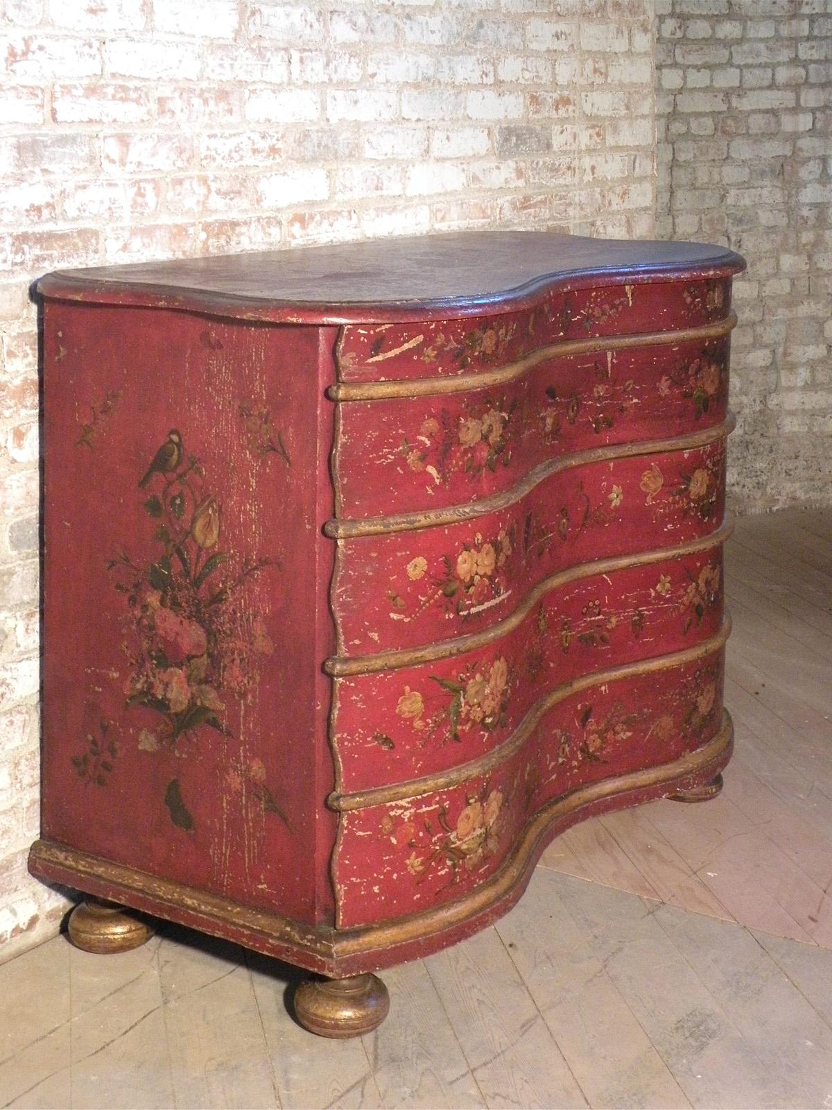 German Red Painted 18th Century Serpentine Front Commode  In Good Condition For Sale In Troy, NY