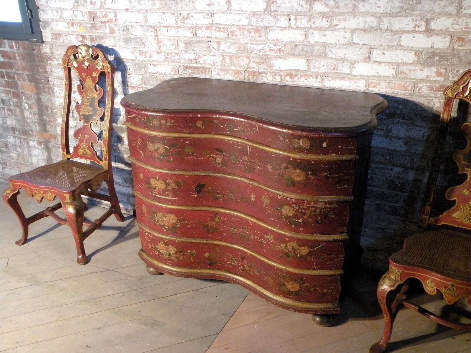 German Red Painted 18th Century Serpentine Front Commode  For Sale 3