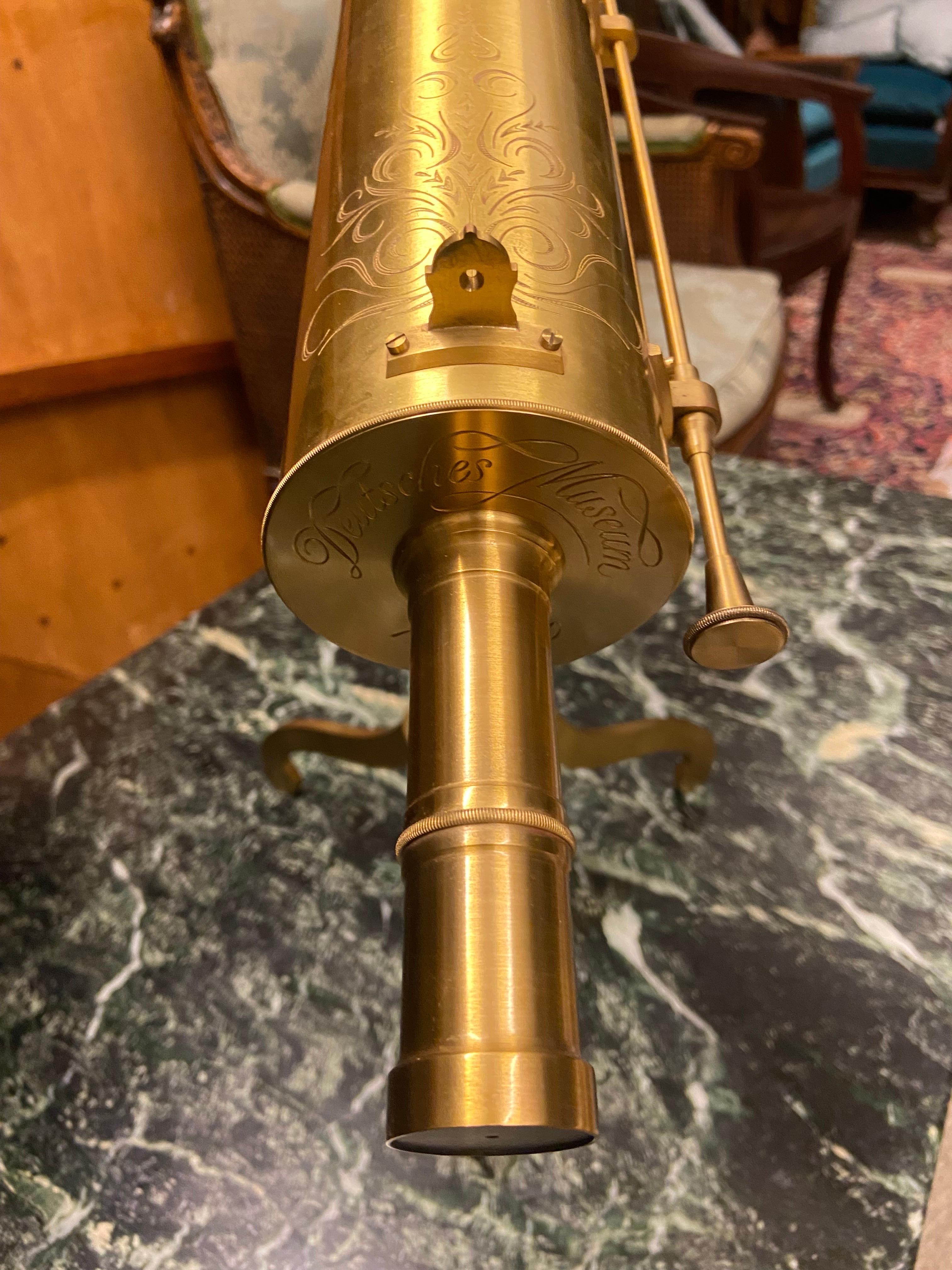 German Reflecting Telescope in Limited Edition from the Deutsches Museum in 1978 In Good Condition For Sale In Sofia, BG