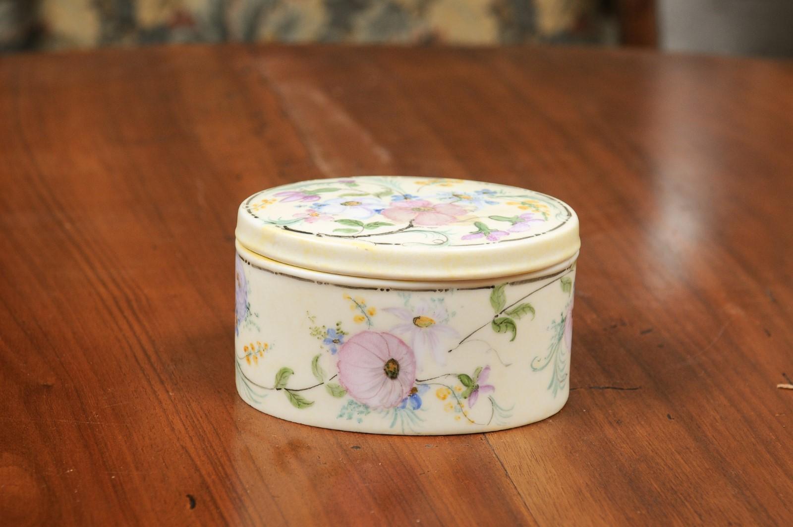 German Rosenthal Bavaria 1920s Oval Porcelain Lidded Box with Floral Décor In Good Condition For Sale In Atlanta, GA