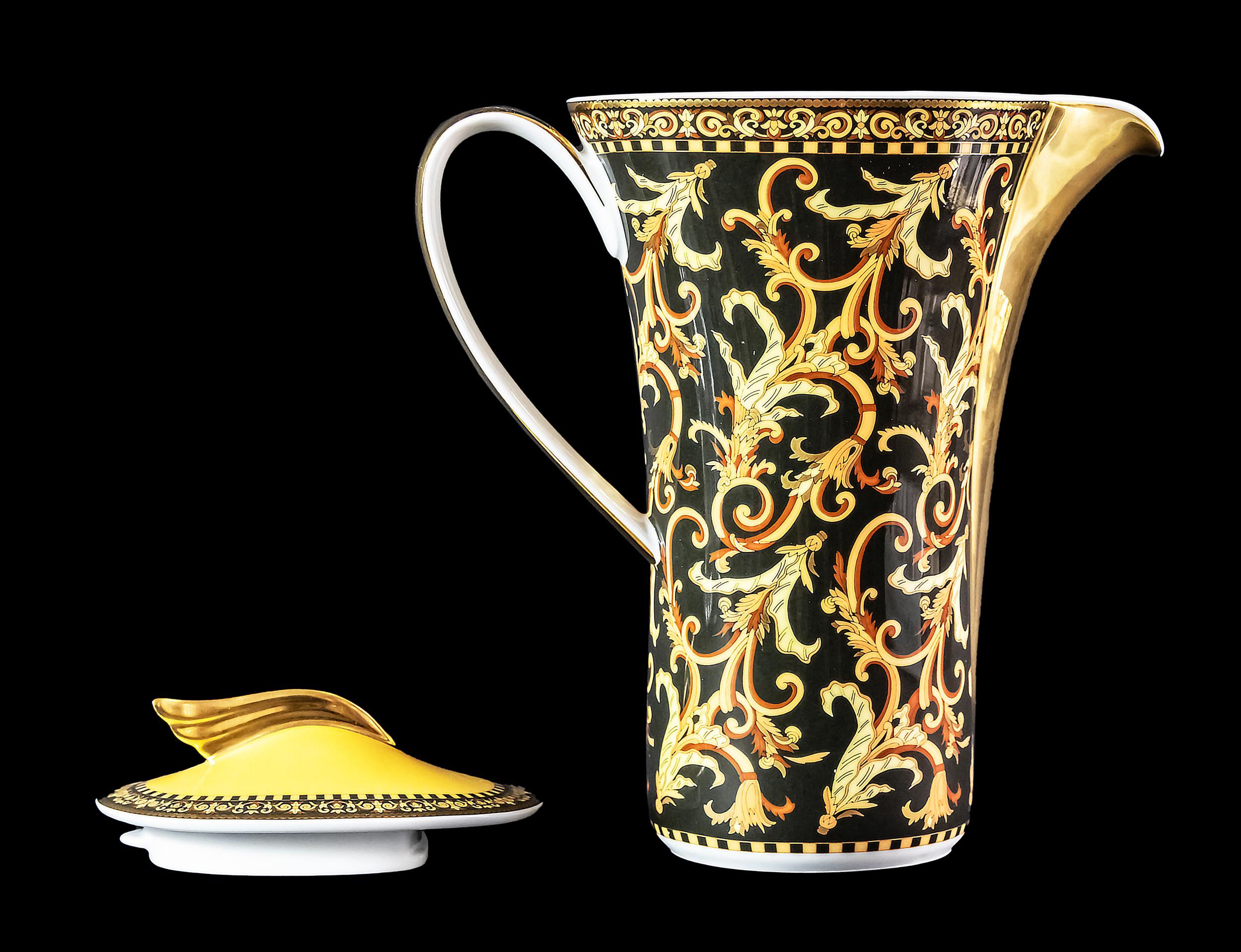 Vernissé Cafetière en porcelaine allemande Rosenthal Modèle Barocco de Versace en vente