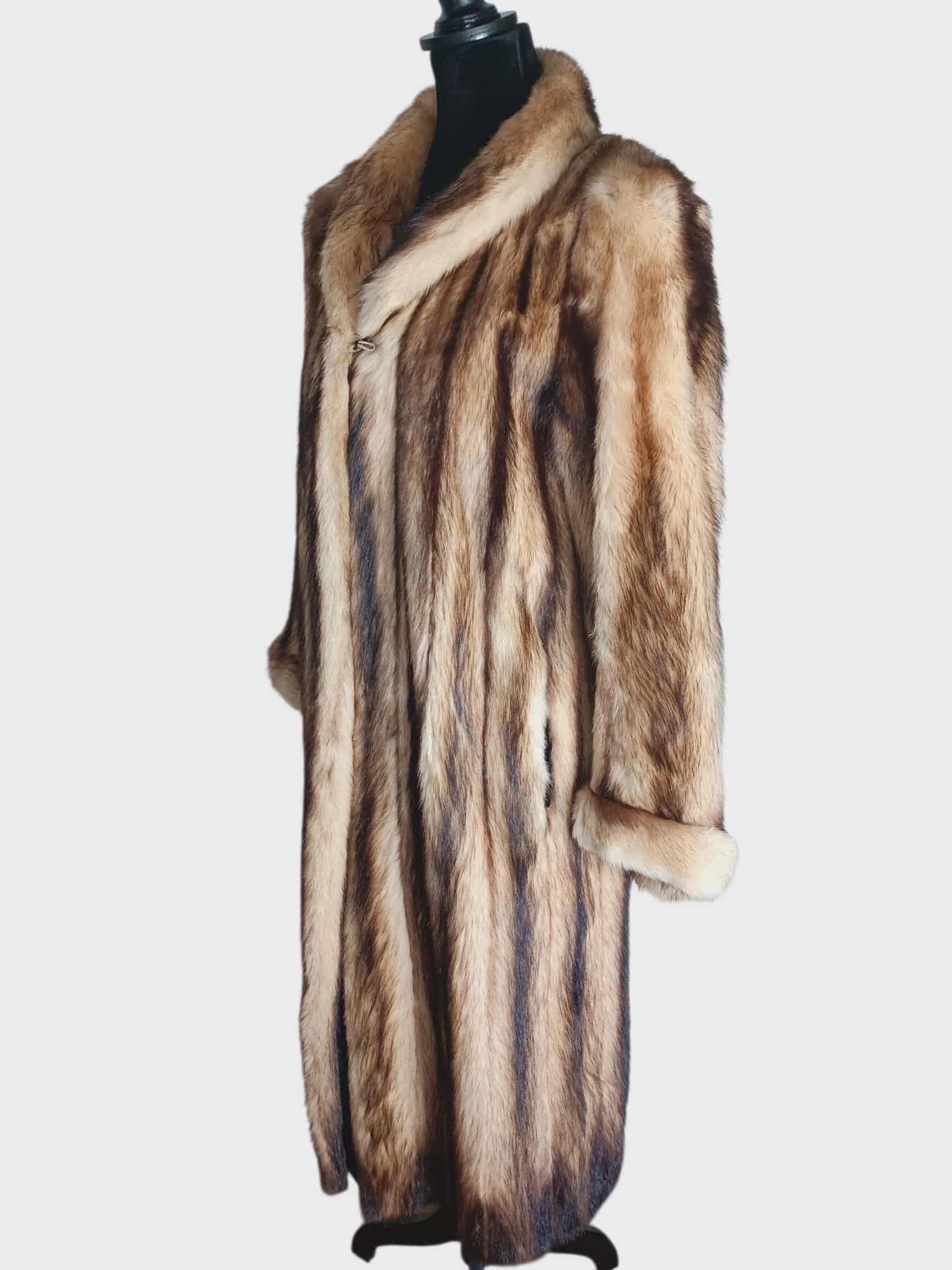 Pelliccia di zibellino tedesco taglia 6-8 In condizioni ottime in vendita a Montreal, Quebec