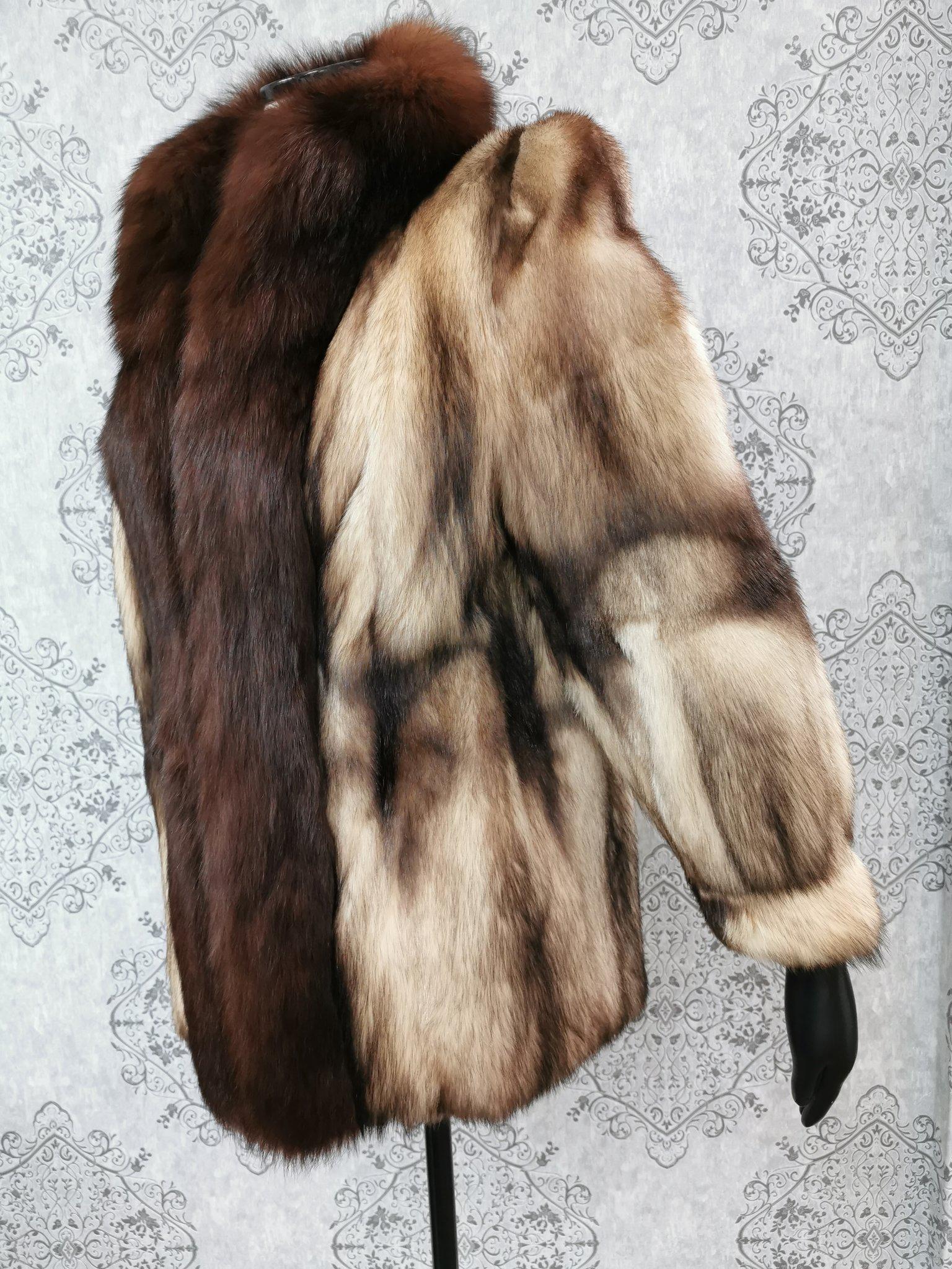 Manteau de fourrure de zibeline allemande garniture en fourrure de renard taille 12-14 Excellent état - En vente à Montreal, Quebec