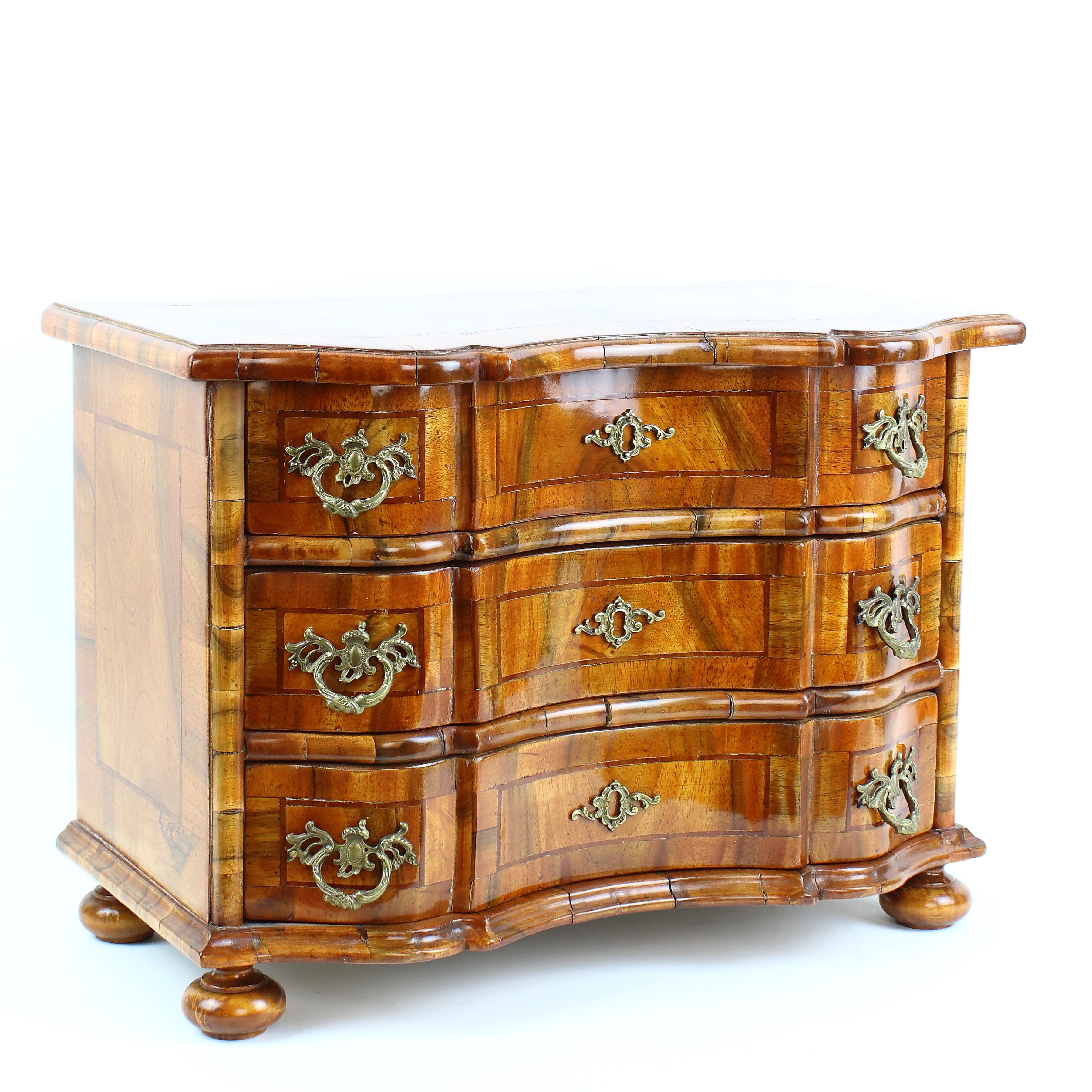 20th Century German Saxonian Baroque Style Walnut Veneer Chest of Drawers or Commode