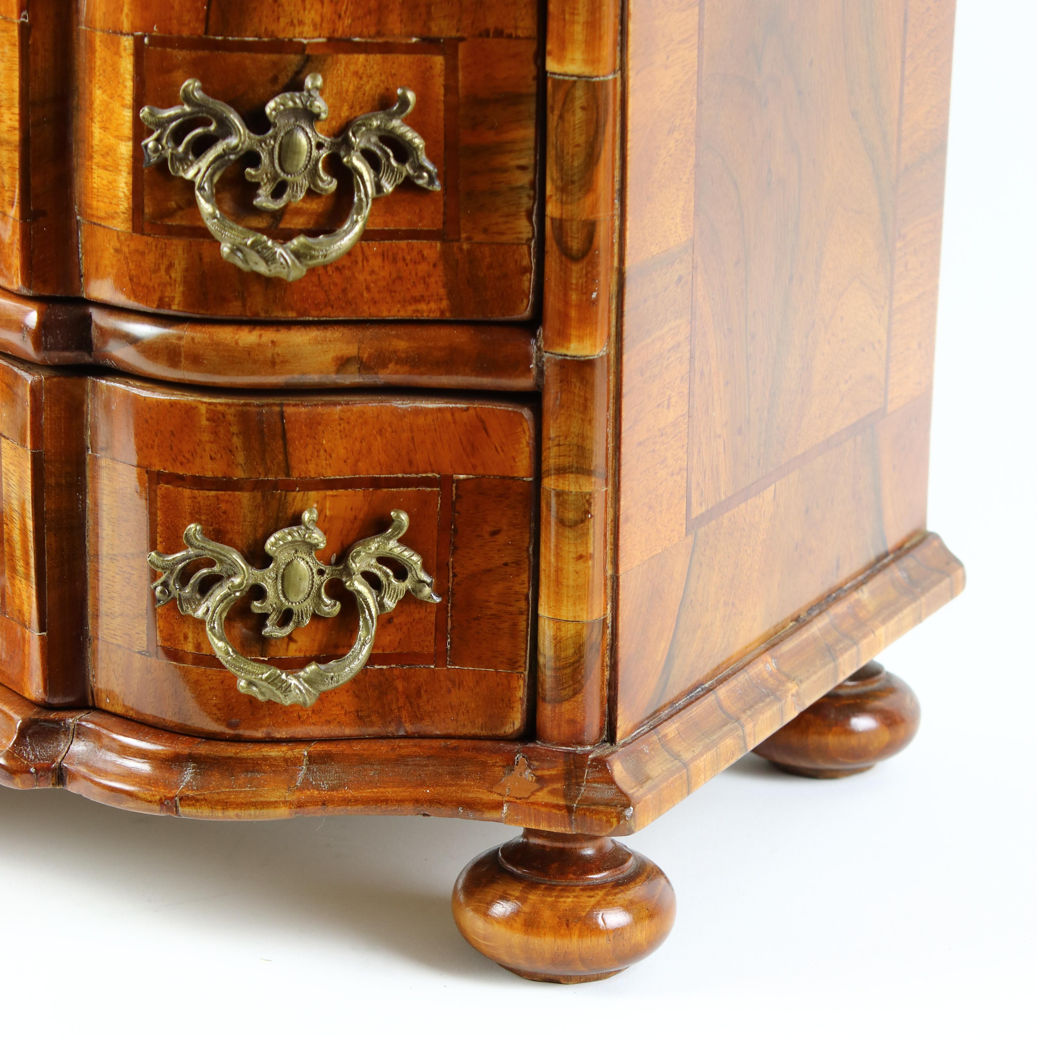 German Saxonian Baroque Style Walnut Veneer Chest of Drawers or Commode 3