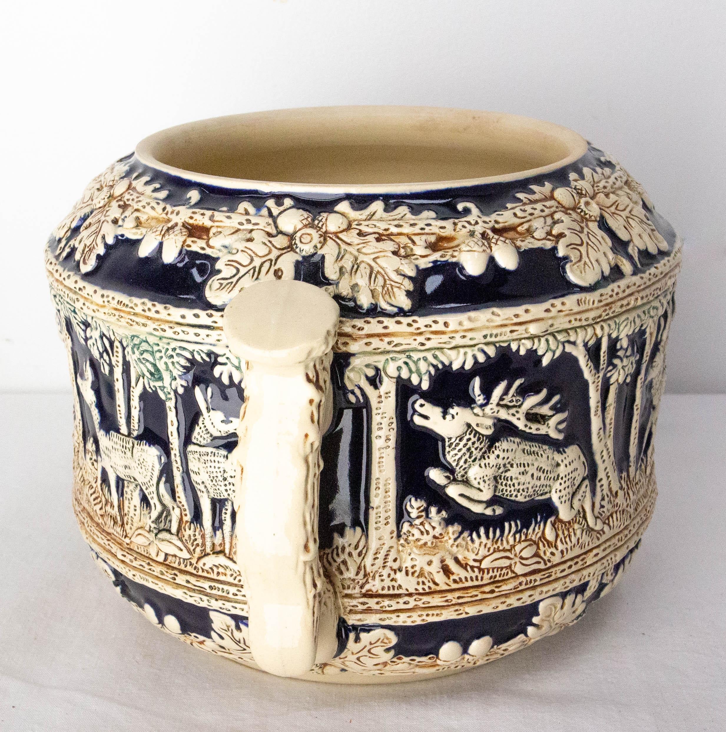 Centrotavola in gres tedesco Scharzwald Art Nouveau Scene di caccia, circa 1900 in vendita 2