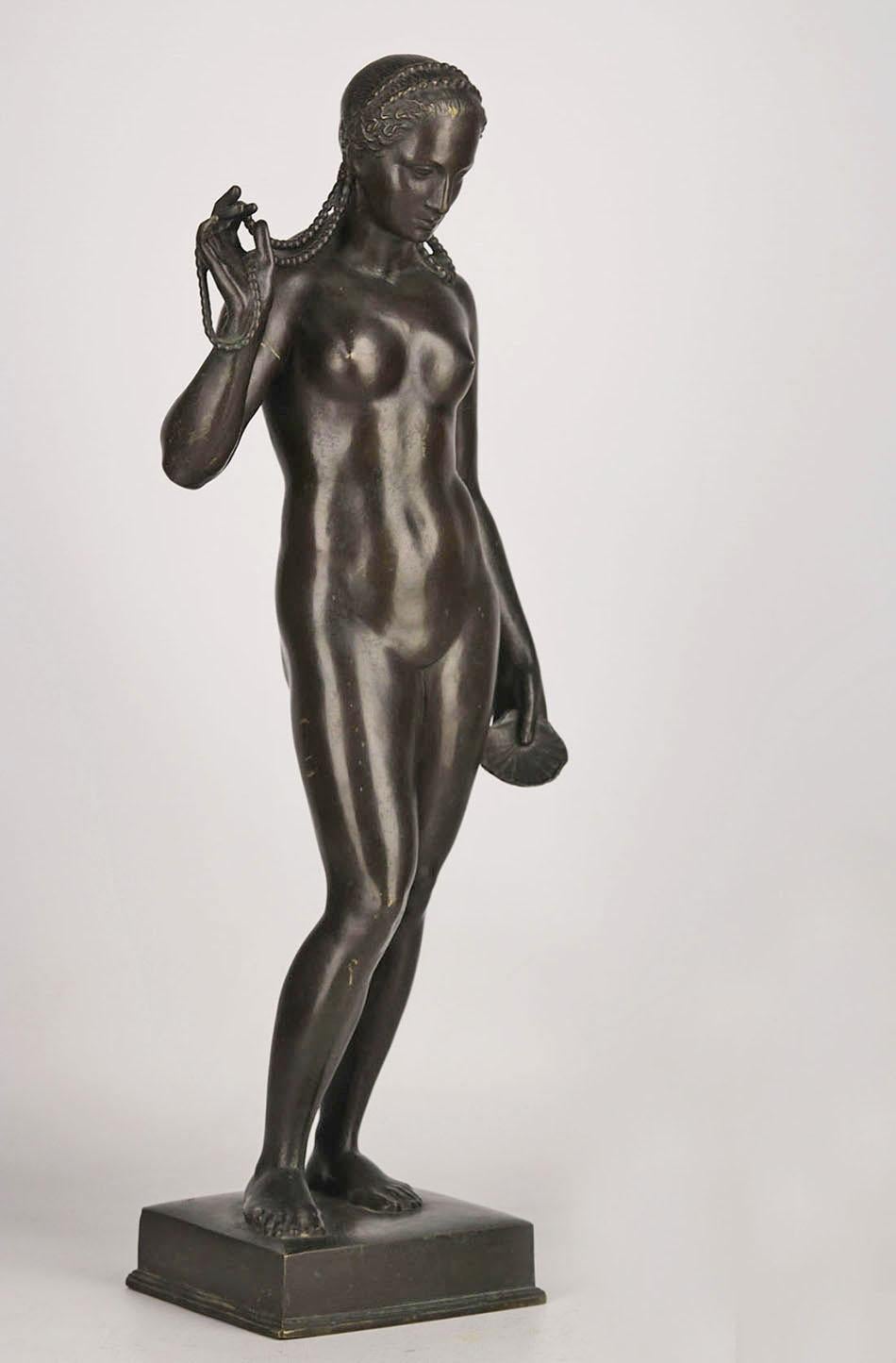 Early 20th century Jugendstil german patinated bronze Sculpture 'Nude woman with Braids and Seashell' by Lauchhammer Bildguss Foundry

By: Lauchhammer Bildguss Foundry
Material: bronze, metal
Technique: cast, patinated, metalwork
Dimensions: 4 in x