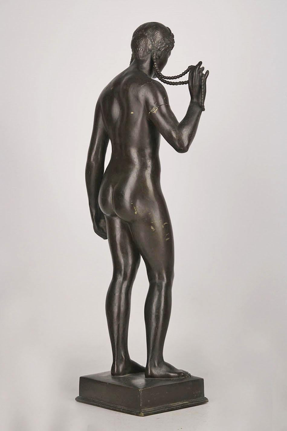 Deutsche Bronzeskulptur einer nackten Frau mit Muschelschale im Jugendstil von Lauchhammer, Jugendstil (Gegossen) im Angebot