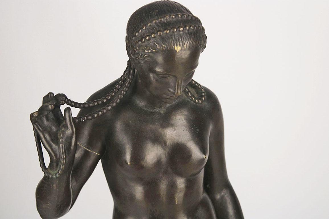 20th Century Jugendstil German Bronze Sculpture of a Nude Woman with Seashell by Lauchhammer For Sale