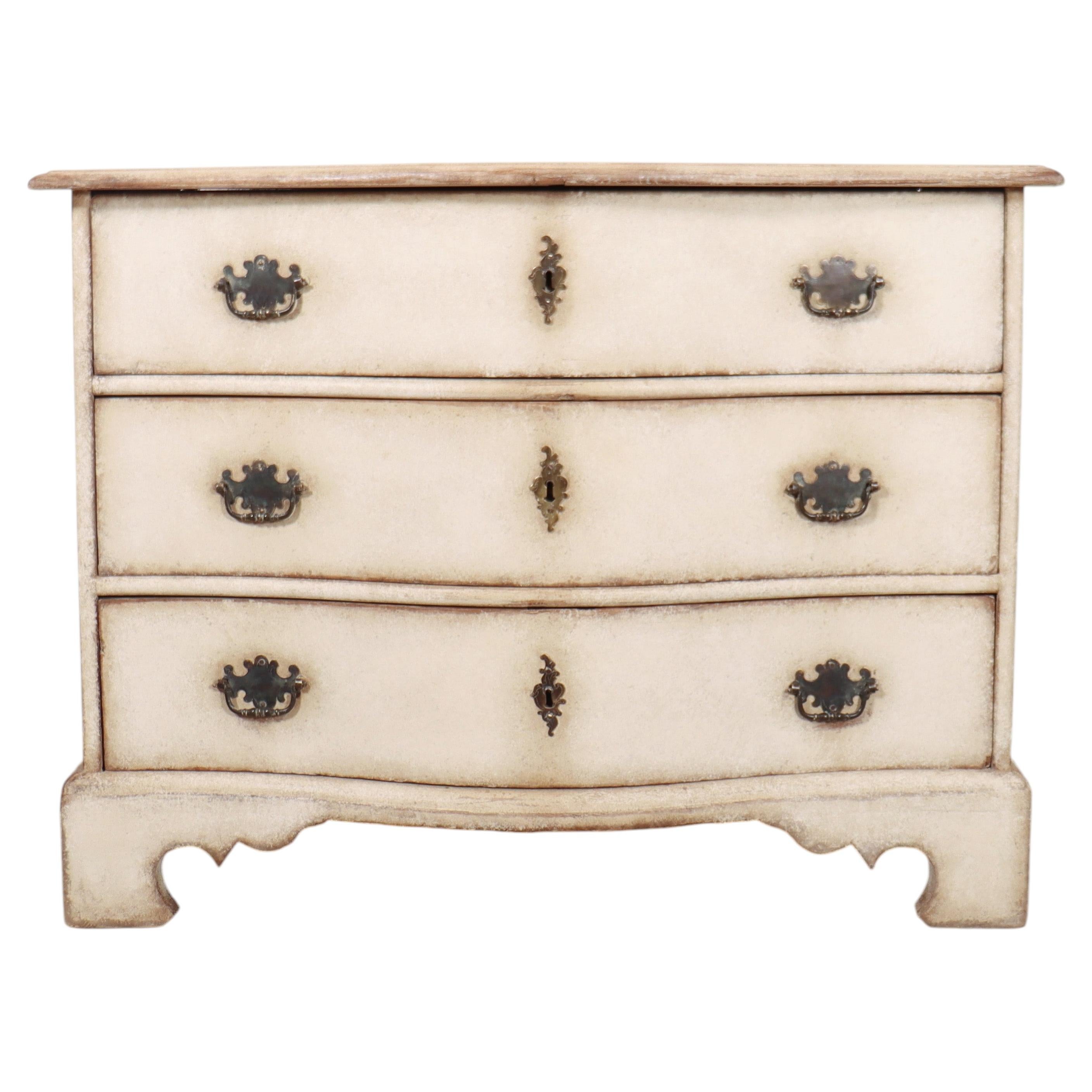 German Serpentine Commode For Sale