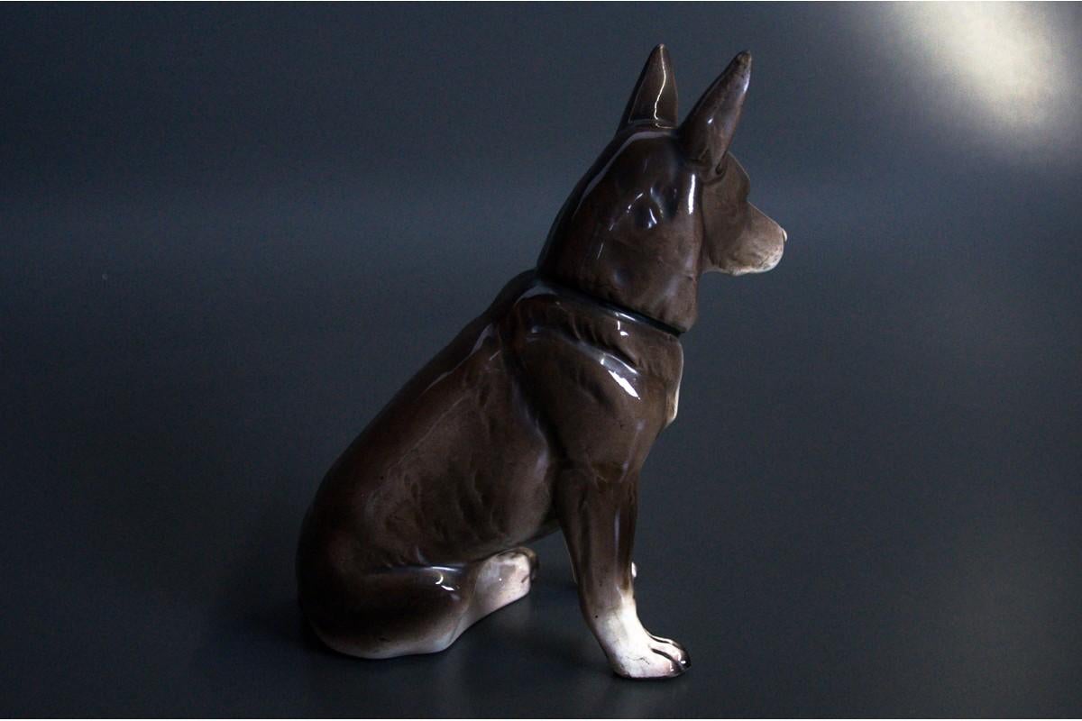Porcelain figurine of German Shepherd.
Very good condition.