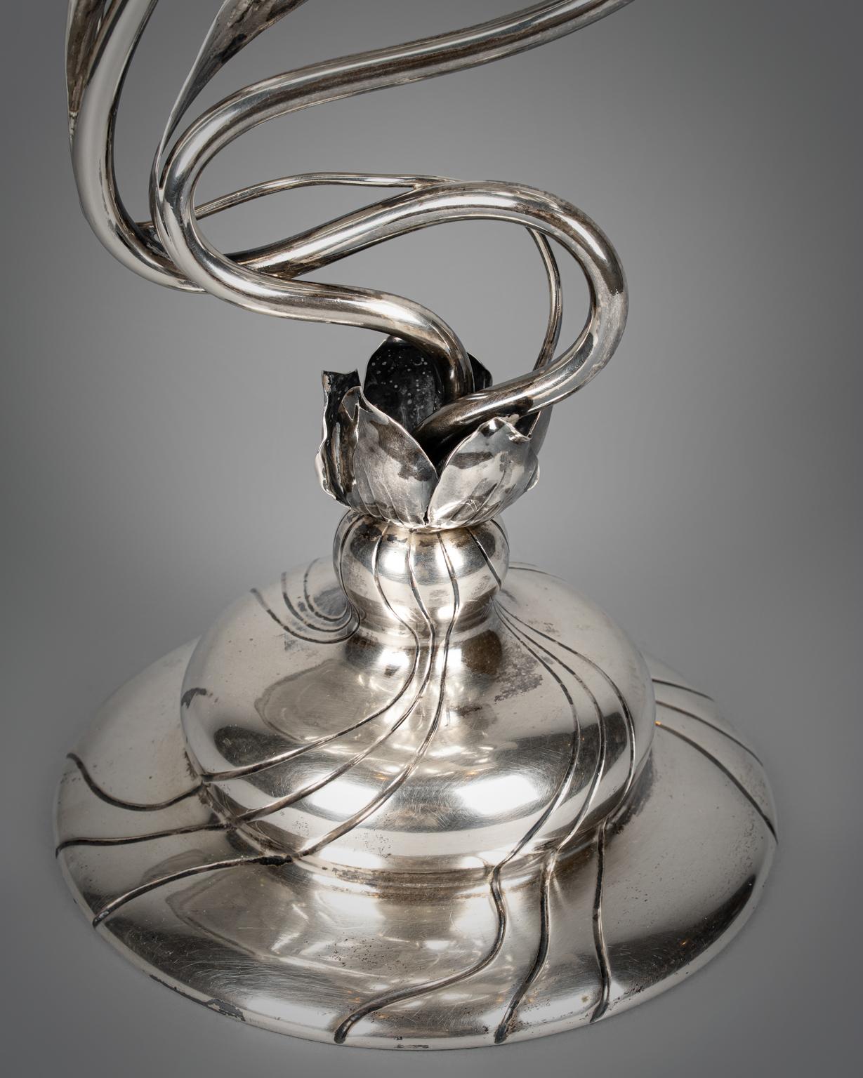 Argent Centre d'Epergne en argent allemand en forme de fleur en vente