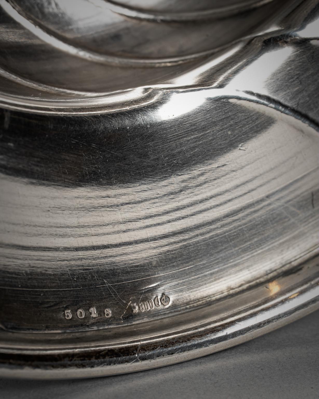 Centre d'Epergne en argent allemand en forme de fleur en vente 1