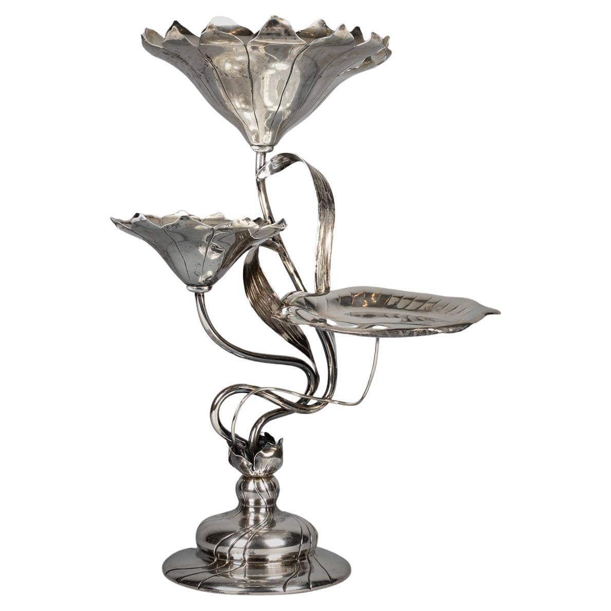 Centre d
Epergne en argent allemand en forme de fleur